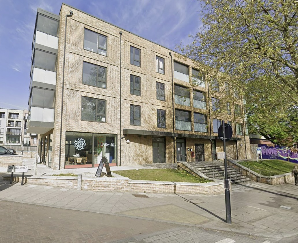 September 2025 – Knights House, London – Roof refurbishment, Project Complete.
The project instructed is for the refurbishment of all roof areas including canopies and to provide a new warranty and certification through Garland.
Supply and install new balcony soffits and free standing guard rail around 4th floor roof.
Client- Krinvest Care Group
Project Manager- @colliers.uk
#micaprojects #expandingbycontracting