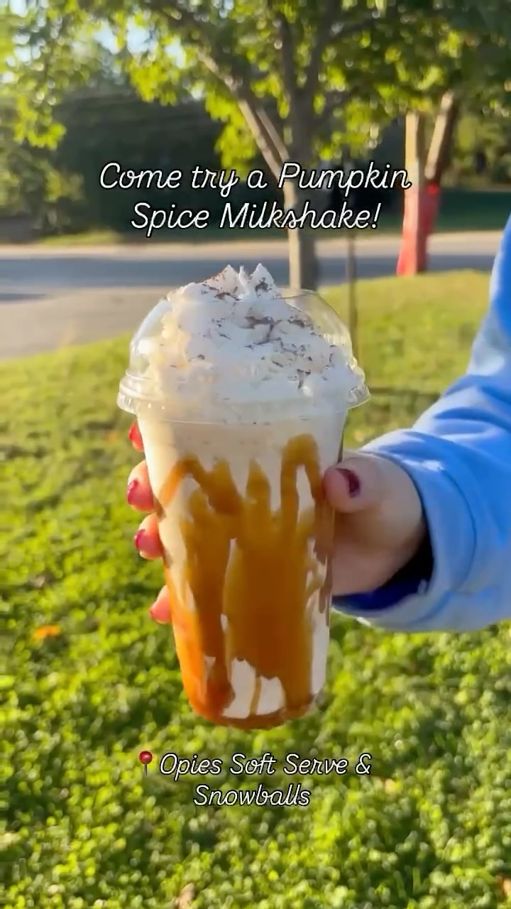 Shake things up this fall with our pumpkin pie milkshake!! 🍂🥧🎃 #october #fall #halloween #cold #pumpkin #icecream #sweatherweather #autumn #gilmoregirls #fun #cozy #yumm #smallbusinesssupportingsmallbusiness #snowballs