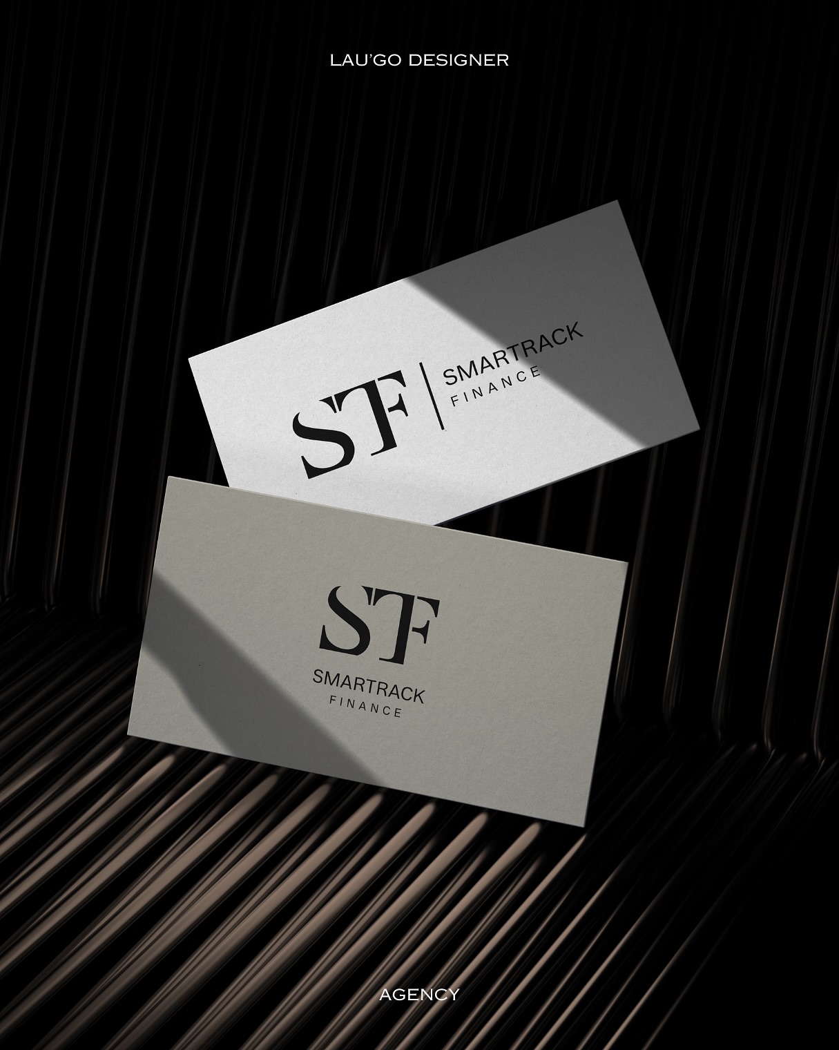 Nouvelle identité visuelle – Smartrack Finance
Nous avons accompagné ce cabinet d’expertise comptable, dans la création d’une identité visuelle à la hauteur de ses valeurs : clarté, confiance et professionnalisme.
👉 Le cœur de cette identité : un logo monogramme “STF”, pensé comme une signature subtile et élégante.
L’idée ? Associer rigueur et modernité, pour refléter le sérieux du métier, et la fiabilité d’un partenaire de confiance dans la gestion financière 📉