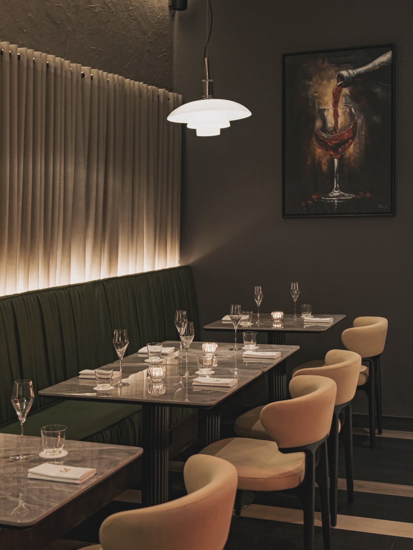 We open for lunch on Saturdays!
Enjoy a meal on your day off, filled with exquisite offerings such as Sanchoku Tomahawk, the exclusive Black Market cuts, alongside starters, sides and desserts.
Set lunch $28++ is available during weekdays only.
Book your table now via link in bio.
54 Amoy Street, Singapore 069880
#54steakhouse #foodconceptsgroup #amoystreet #steakhousesg #steakhouselunch #saturdaysteak