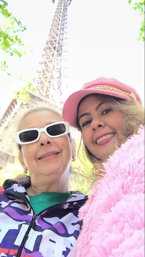 París, complicidad y un abrigo inolvidable 💕
#DolceSchiavenato
#AbrigoRosa
#Outerwear
#LookParisino
#EstiloFemenino