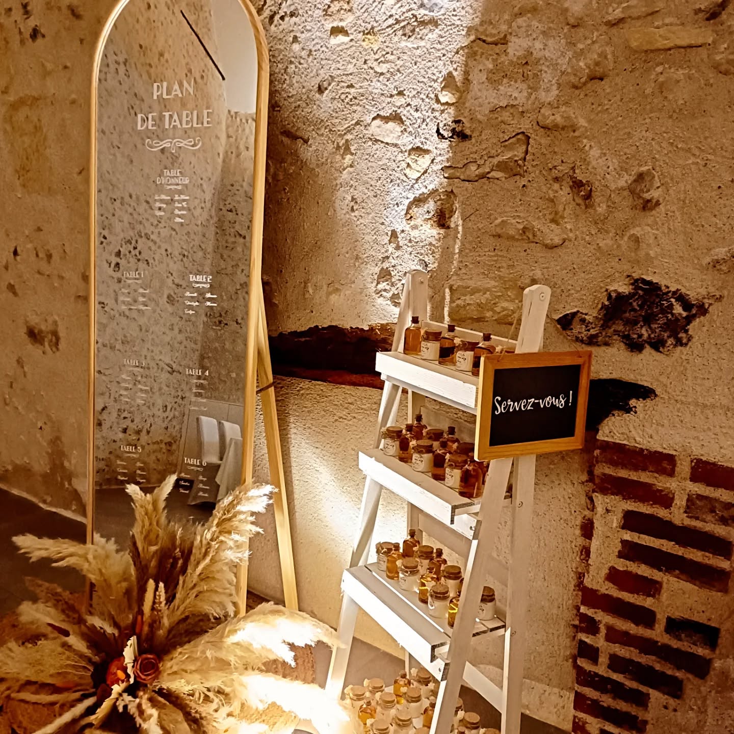 Mariage terracotta #terracotta #ceremonielaique #wedding #mariage #mariageautomne #thelittlefactory86 #weddingceremony #weddingdesigner #bohemechic #boheme