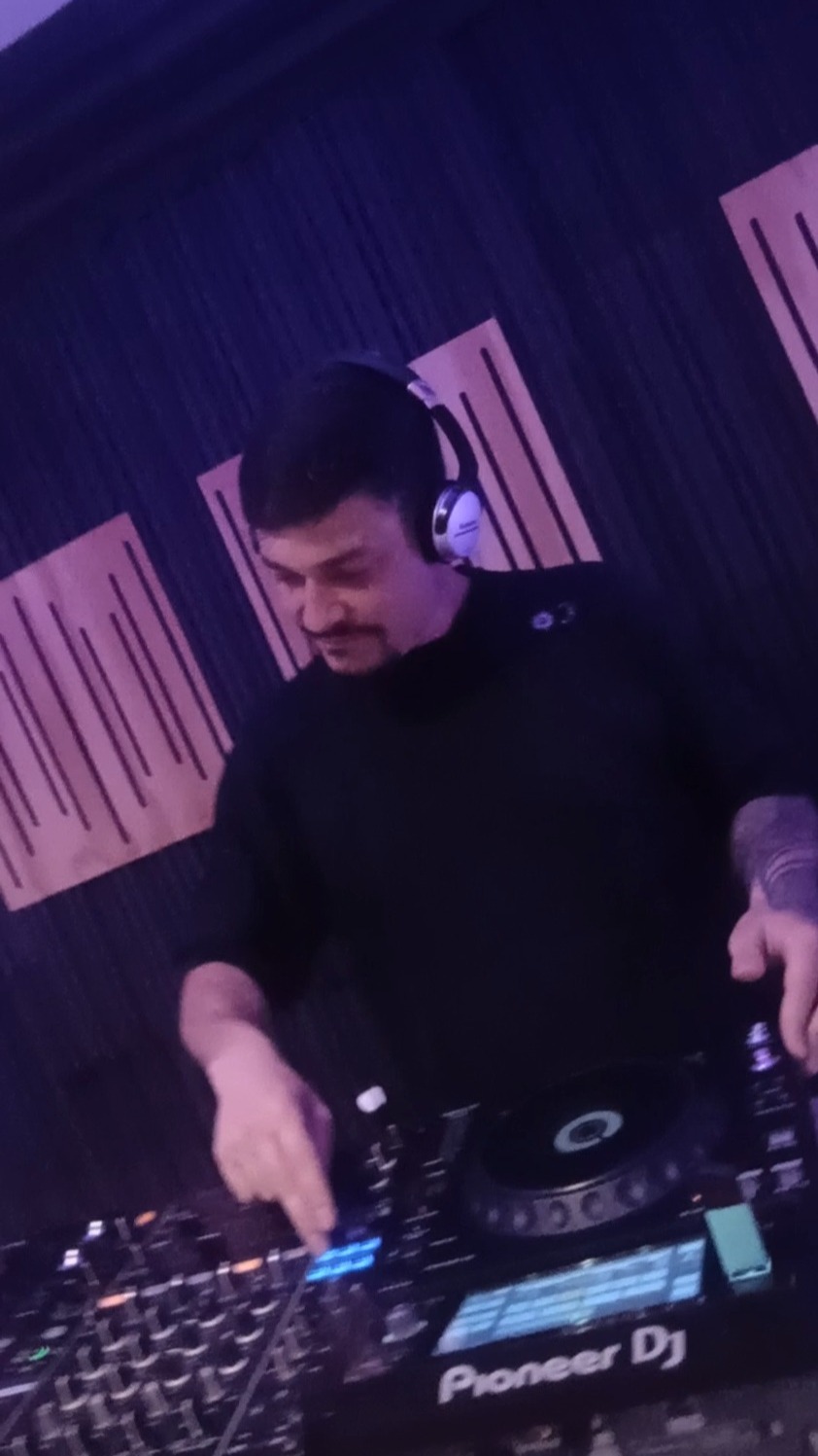 Fran Colombano
desde Villa Maria
a Orbital Centro
Gracias por elegirnos
#OrbitalAcademia
#OrbitalDJs
#OrbitalCordoba
#AcademiaOrbital
#DJsCordoba
#CentroCordoba
#CordobaCapital
#CursoDJ
#DJProfesional
#ProduccionMusical
#Beatmaker
#MusicaElectronica
#ClasesDeDJ
#TecnicaDJ
#MixMaster
#SetDJ