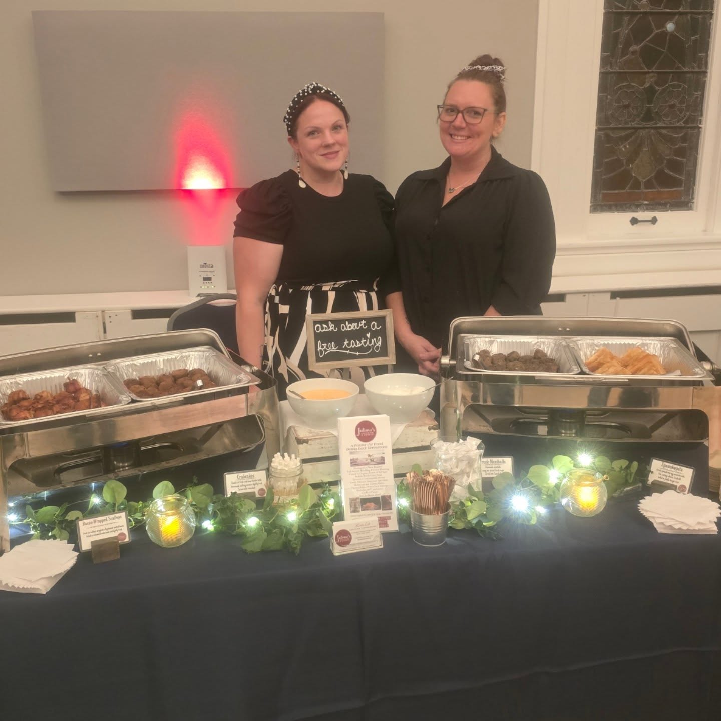 Krista and Samantha had lots of fun tonight representing Juliana's at the wedding expo and open house at @sanctuarymaynard
Thanks for having us! And thanks to @pop_by_posh16 for the fun photobooth pics! π€