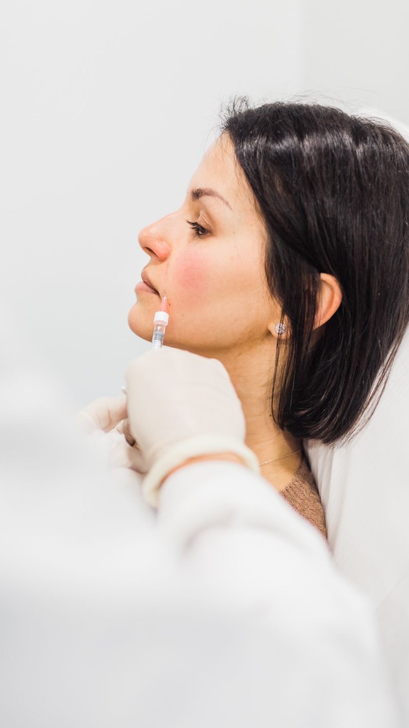 ¿Por qué la paciente le pica el ojo a la doctora en una limpieza? ¿Es por que está feliz? (Ningún paciente fue obligado a actuar en este reel) 😂🫶🏻👩🏻⚕️