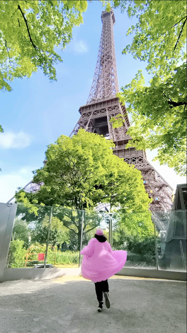 Modelo: Dany Alarcón
Diseño: Angie Arango
Prenda: Abrigo rosa
Locación: París
#DolceSchiavenato
#AbrigoRosa
#Outerwear
#LookParisino
#EstiloFemenino