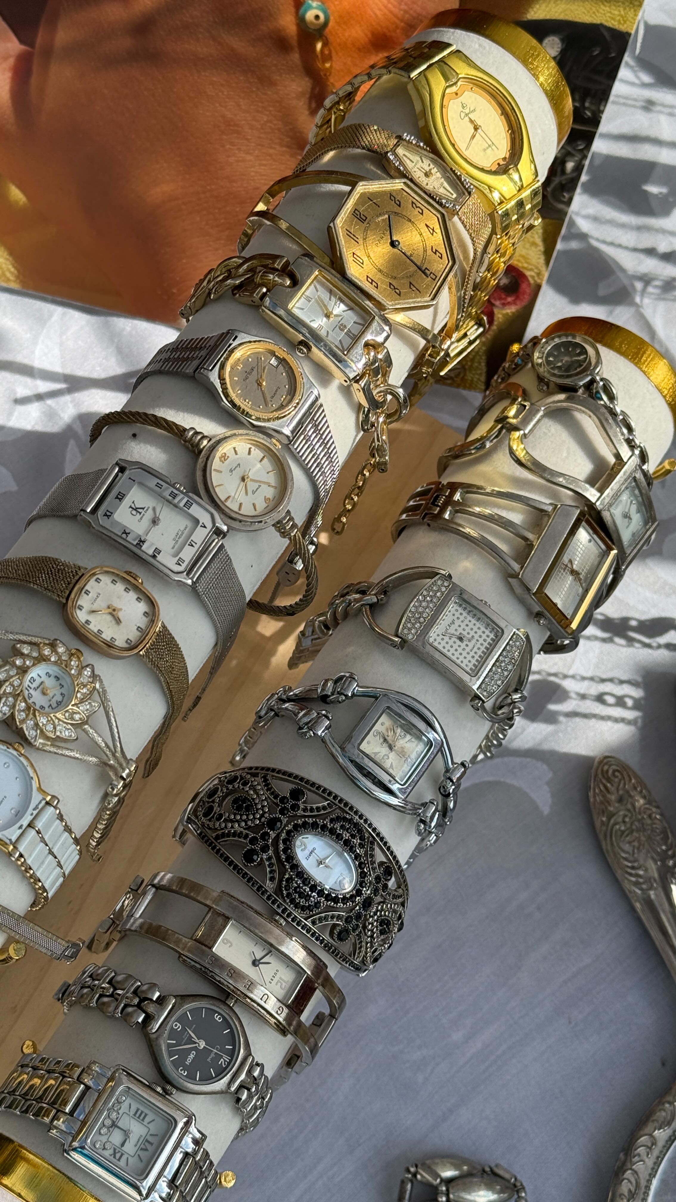 sale today in the arc ★ 2:30 - 5:30
if you can’t make it but want jewelry don’t worry, I’ll be in the arc at same time on monday 🧚
october 6th 2:30 - 5:30 ❣︎