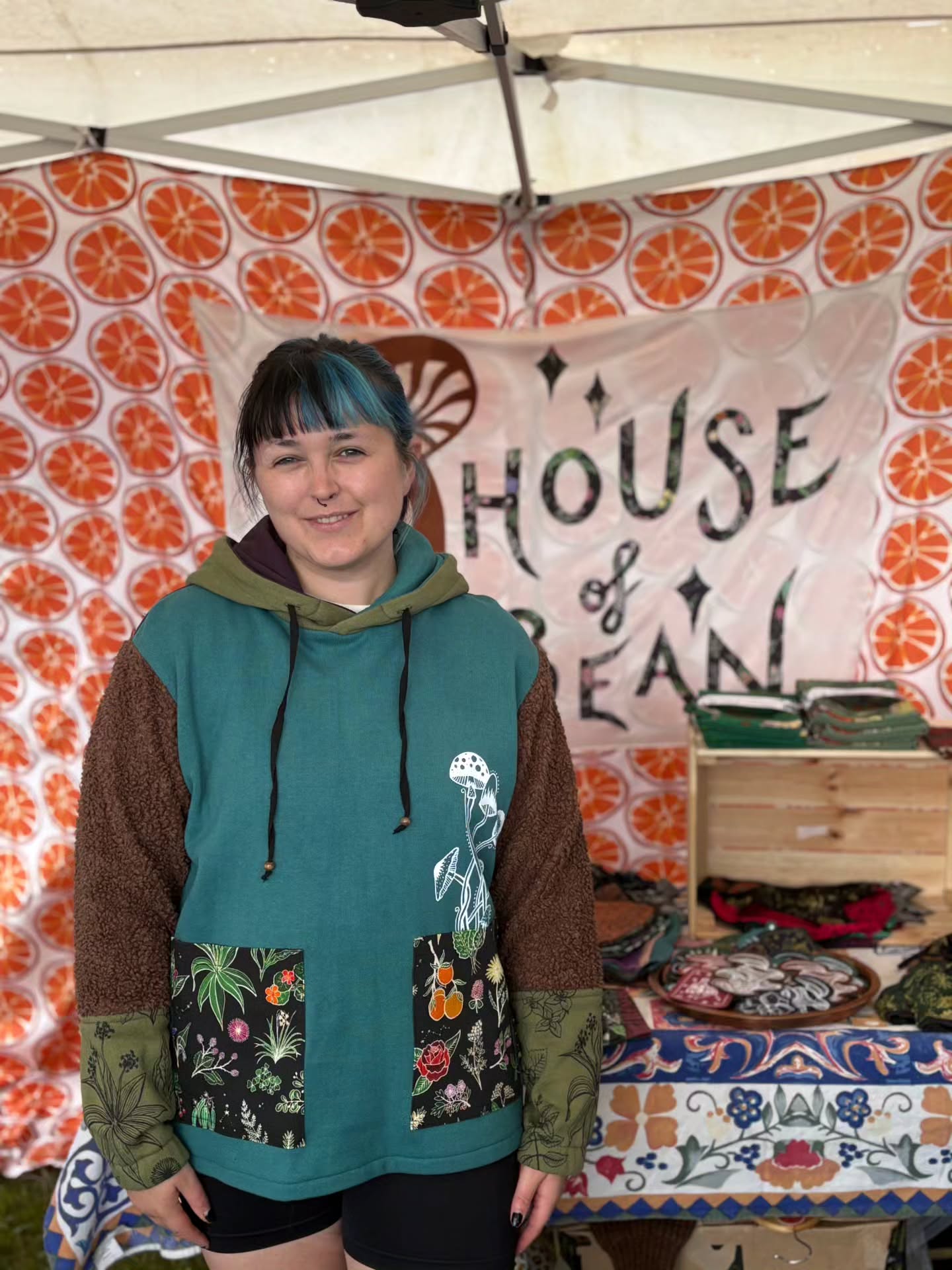 two gorgeous customers @asherlouisgilbert and @katiealien.art looking wonderful with their purchases at @allthingsfungifestival š
fancy owning a jumper like this? more will be coming soon, but feel free to message me for a custom creation āØ
www.houseofbeanco.com
#botanical #hemp #hempclothing #sustainableclothing #handmade #madetoorder #smallbusiness #screenprint #mushrooms #fungi #mushroomclothing #forager