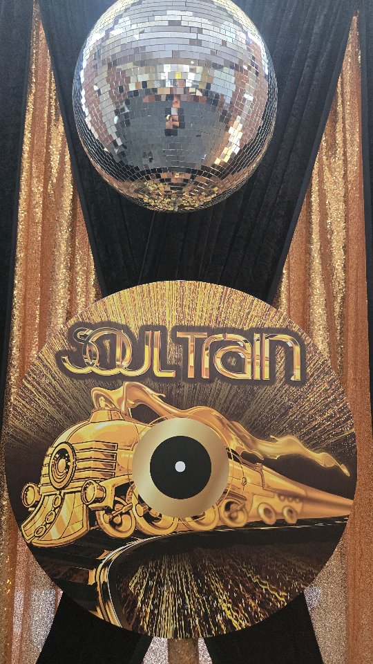 Channeling that classic Soul Train energy β sequins, soul, and serious moves β¨πΆ
#soultrain #soul #s #smusic #music #funk #disco #soulmusic #follow #doncornelius #jodeci #soultownfest #motown #donnasummer #madonna #saturdaynightfever #freestylemusic #nycrooftop #nycnightclubs #girlsnightout #theaterdistrict #beegees #livemusic #rnb #soultraindancers #love #marquee #hiphop #srnb #soultrainfans