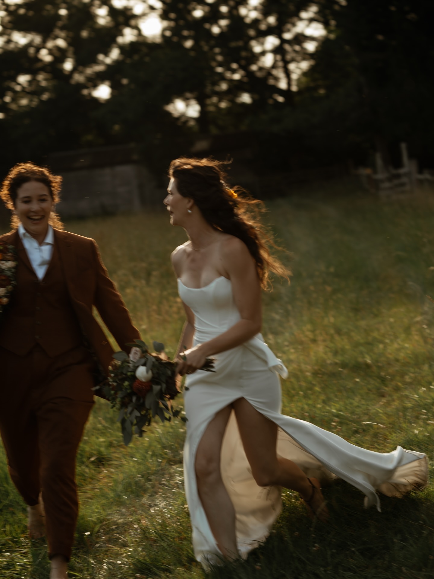 ✨ Charlie (she/they) & Marina (she/her)✨
Their woodland ceremony was straight out of a dream - held in a beautiful amphitheatre beneath a stretch tent, with the incredible @chloegreencelebrant guiding the magic.
Both Charlie and Marina spent the day barefoot (and encouraged their guests to do the same!) so the whole ceremony felt grounded, natural, and deeply connected to the earth.
The way they moved around each other, laughed with each other, and truly saw each other… it was like watching a fairytale unfold right in front of us. ✨
A day of freedom, connection, and love - just as it should be.
Our favourite kinds of days are when we get to work with our favourite suppliers, who just happen to be our friends too. That’s why we ADORE working as @thequeerbundle as we get to work with @stephaniedreamsphotography 🖤
Photography & Videography Package: @thequeerbundle by @rebelloveclub_ & @stephaniedreamsphotography
Celebrant @chloegreencelebrant
Flowers @blakesofbookhamflowers
Stationary @deabillandquince
Props @4yaparty
Band @bluelionband
Live illustrations @wooillustrations
Suit @kingandallen
Dress @palomablanca
Bridesmaids dresses @truebride from @nabbdlondon
Cake @perfectcakesco
Catering @chefsecrets
Barefoot Wedding | Woodland Wedding | The Queer Bundle | LGBTQ+ Wedding | Celebrant Led Wedding
#barefootwedding #lgbtqweddingphotographer #woodlandwedding