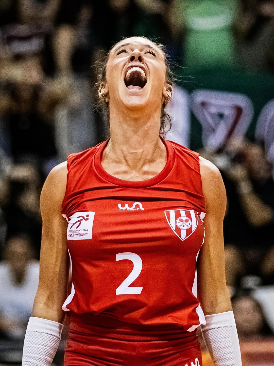 Amanhã é dia de bola em quadra! 🏐✨
A @juliarmazevedo e as meninas do Tijuca entram em ação contra o Sesc Flamengo pela partida do Campeonato Carioca. O jogo começa às 20h, no Tijuca, e a energia promete ser incrível!
Vem torcer com a gente e sentir cada ponto dessa disputa! 🙌🔥
#VoleiFeminino #CampeonatoCarioca #TijucaVolei #VemProJogo #TorcidaForte #JogoImperdível #VemComAGente
📸: Tijuca Tênis Clube