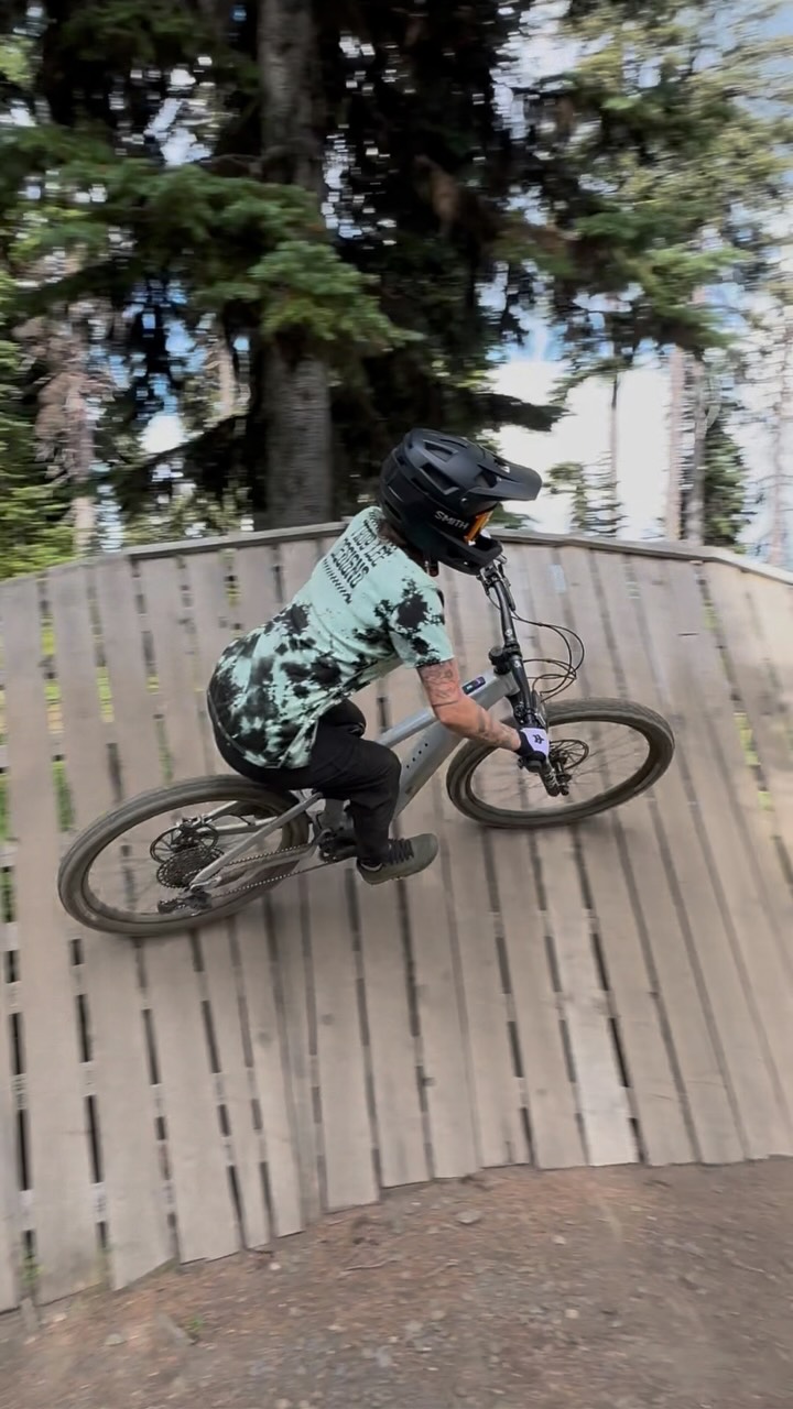 Things I love about mountain biking -🚲👇
😎 Makes you feel like kinda a bad ass
⛰️ Incredible mountain views
☺️ Family rides — feeling so proud of my girls!
🖤 Bike dates with @aplock91
🌼 The beautiful valleys of Wildflowers & Berries!
🙌🏻 Progressing and trying new things!
🦌 Wildlife Spottings!
😌Life stress just melts away…
What I don’t love:
👉 The life-or-death stress & going over the handlebars 😂
But honestly… it’s always worth it! 🖤
#MountainBikingAdventures #FamilyRides #GirlsWhoRide #MomOnWheels #KanooWellness #MTBLife #TrailTherapy #BikeBC #OutdoorFamily #ShuswapLife #AdventureTogether #WildflowerTrails #BikeDateVibes #NatureCuresAll #WildAndFree #HandlebarFails #WorthItEveryTime
