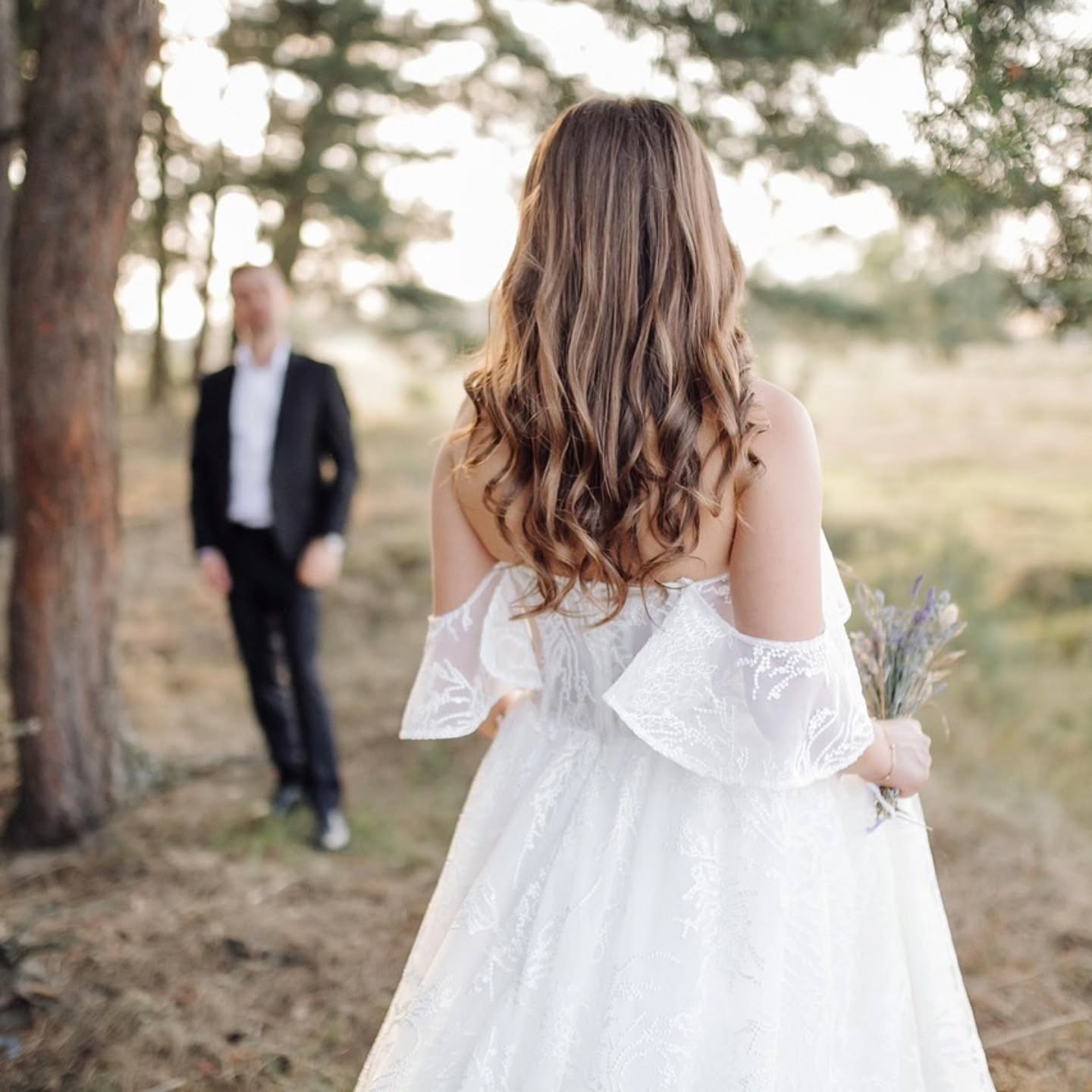 🌿✨ There’s something truly magical about saying “I do” surrounded by the stillness of the bush. The sound of birds, the scent of eucalyptus, and the gentle breeze carrying your vows — pure perfection.
This gorgeous bush wedding was everything love should be: simple, heartfelt, and full of joy. Nature as the backdrop, family and friends gathered close, and two people ready to start forever together. 💚
If you dream of a relaxed, down-to-earth ceremony that feels authentically you, I’d love to help bring it to life — whether it’s deep in the bush, by the beach, or in your own backyard.
🌿 Love, laughter, and the Aussie bush — what more could you ask for?
#ShellsWeddings #MandurahCelebrant #Dwellingup #Bushweddings #peelweddings #BushWeddingVibes #AussieLoveStory #WAWeddings #CelebrantWithHeart #OutdoorWeddingDreams #ElopementAustralia #PeelRegionWeddings