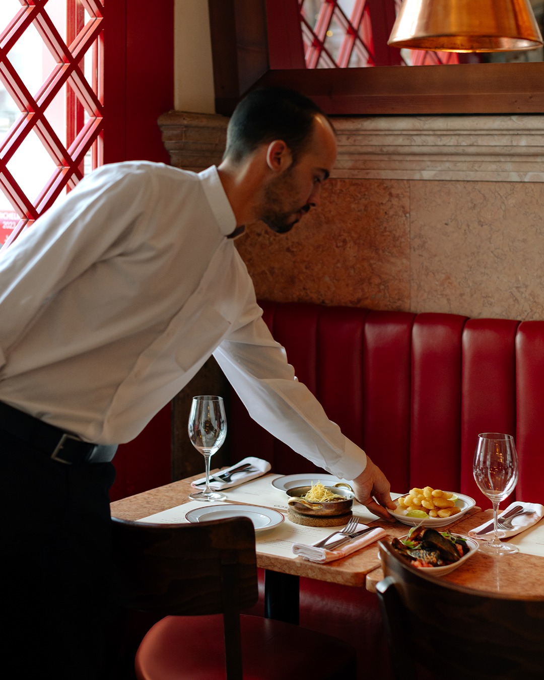 No Tapisco, cada visita é uma viagem pelo melhor da cozinha ibérica. Petiscos portugueses e tapas espanholas para partilhar, num ambiente descontraído que o faz sentir em casa. Faça a sua reserva em tapisco.pt.
--
At Tapisco, every visit is a journey through the best of Iberian cuisine. Portuguese snacks and Spanish tapas to share, in a relaxed atmosphere that makes you feel at home. Make our reservation at tapisco.pt