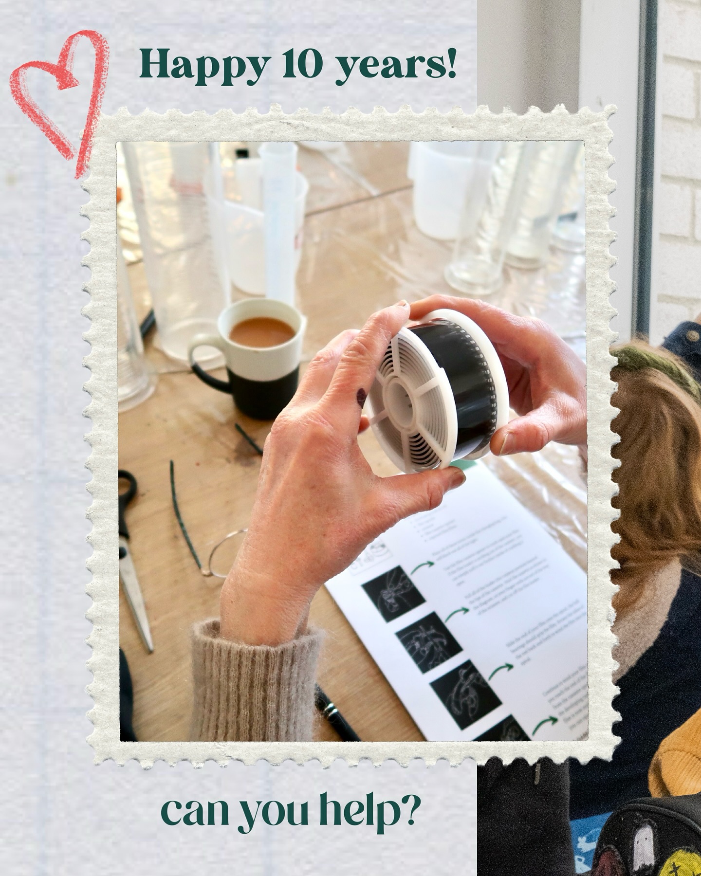 ✨2025 marks 10 years since I first got the keys to the darkroom. How time flies?! So much has happened in these 10 years… This winter I’m going to reflect on all the projects and activities and write an impact report.
💬I’d LOVE to hear your stories about our connection. If you’ve ever been to one of my workshops, events, bought a cyanotype kit, visited the darkroom or generally learned anything with me, please comment below, DM me or drop me an email. It would mean the world to me 🌍
💭For now I was to say a huge thank you to a handful of projects who have helped me on my early career journey
✨Thank you to✨
@beachcreativecic in particular Gill & Mandy
@unicreativearts
@threadskent
@rockpaperscissorsbrand
@catchinglives
@take.offcharity
@hernebayfest
@inaspacearts
@creativecourseskent
@thehorsebridge
@hernebay_arts_award_students
@future_foundry
@thekingsschoolcanterbury @juniorkingssch
Send your thoughts via comment, DM or email
Thedarkroomatbeachcreative@gmail.com
#hernebay #thanet #margate #canterbury #ashford #kent #eastkent #darkroom #darkroomphotography #darkroomprint #anthotype #cyanotype #chemigram #35mm #35mmfilm #35mmphoto #ilford #ilfordphoto #analog #analogue #analoguephotography #whitstable #communityart #communitysupport #arttherapy