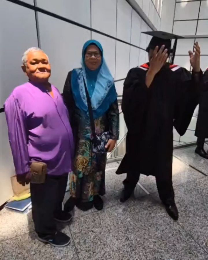 Today I celebrate the end of my four-year academic journey at SUSS, but more than anything, I celebrate my parents.
I celebrate my dad, who is illiterate, and has spent the past five decades of his life as a cleaner to provide for our family. I celebrate my mom, who only completed primary education at the Sekolah Melayu Pulau Ubin, and has spent her life raising her children at home. It is with their love, prayers, sacrifices and set of noble values that this son of theirs was able to pursue a higher education and graduate with a Bachelor of Social Work (Honours). Thus, I dedicate my degree solely to them.
To the best of my knowledge as well, I am the first among Awang Minyak's grandchildren to be conferred a degree in a local university. I now join a growing list of descendants of the Ubin Orang Pulau who have attained a higher education. Moving forward, I shall hold firmly to the Malay proverb:
"Jadilah seperti padi, makin berisi makin rendah. Jangan seperti lalang, makin lama makin tinggi."
"Be like the rice stalk—the more it ripens, the lower it bows; don't be like the wild grass—the older it grows the taller it stands."
With this newly found academic achievement, of which God has blessed me with, I hope to make my family and community proud and to be a valuable member of society.