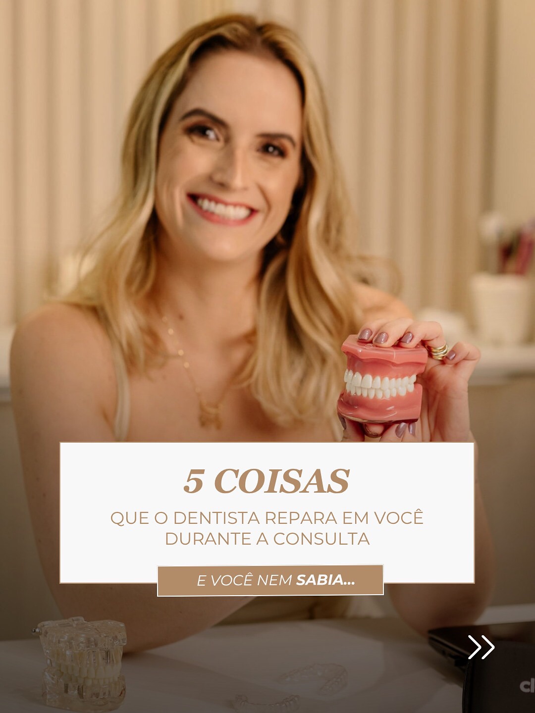 No consultório, cada detalhe importa.
Não apenas o dente que dói, não apenas o exame que você trouxe.
✨ Importa a forma como você descreve sua rotina.
✨ Importa quando você traz suas dúvidas.
✨ Importa até quando você confessa seus medos ou inseguranças.
Esse espaço é feito para acolher, orientar e garantir que você esteja bem. Nada é “bobo demais” para ser dito. Tudo importa quando o assunto é a sua saúde.
O atendimento humanizado é isso: enxergar a pessoa por trás do sorriso.