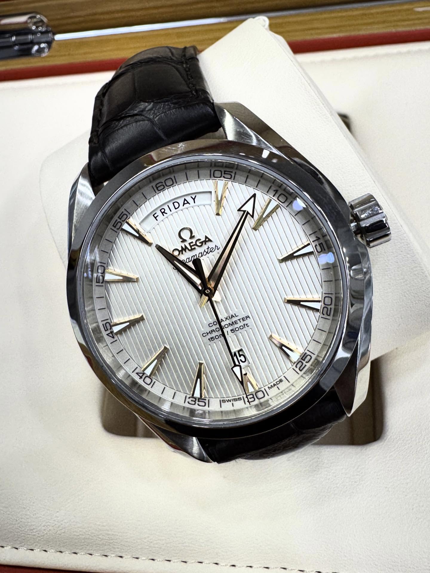 Now available! Timeless elegance in every tick. The Omega Seamaster features a very sleek design, day-date feature, and robust construction, this beauty is built to last. 🔥
Whether you’re dressing up or dressing down, the Seamaster will elevate any look. Stop on by today to take a look in person!