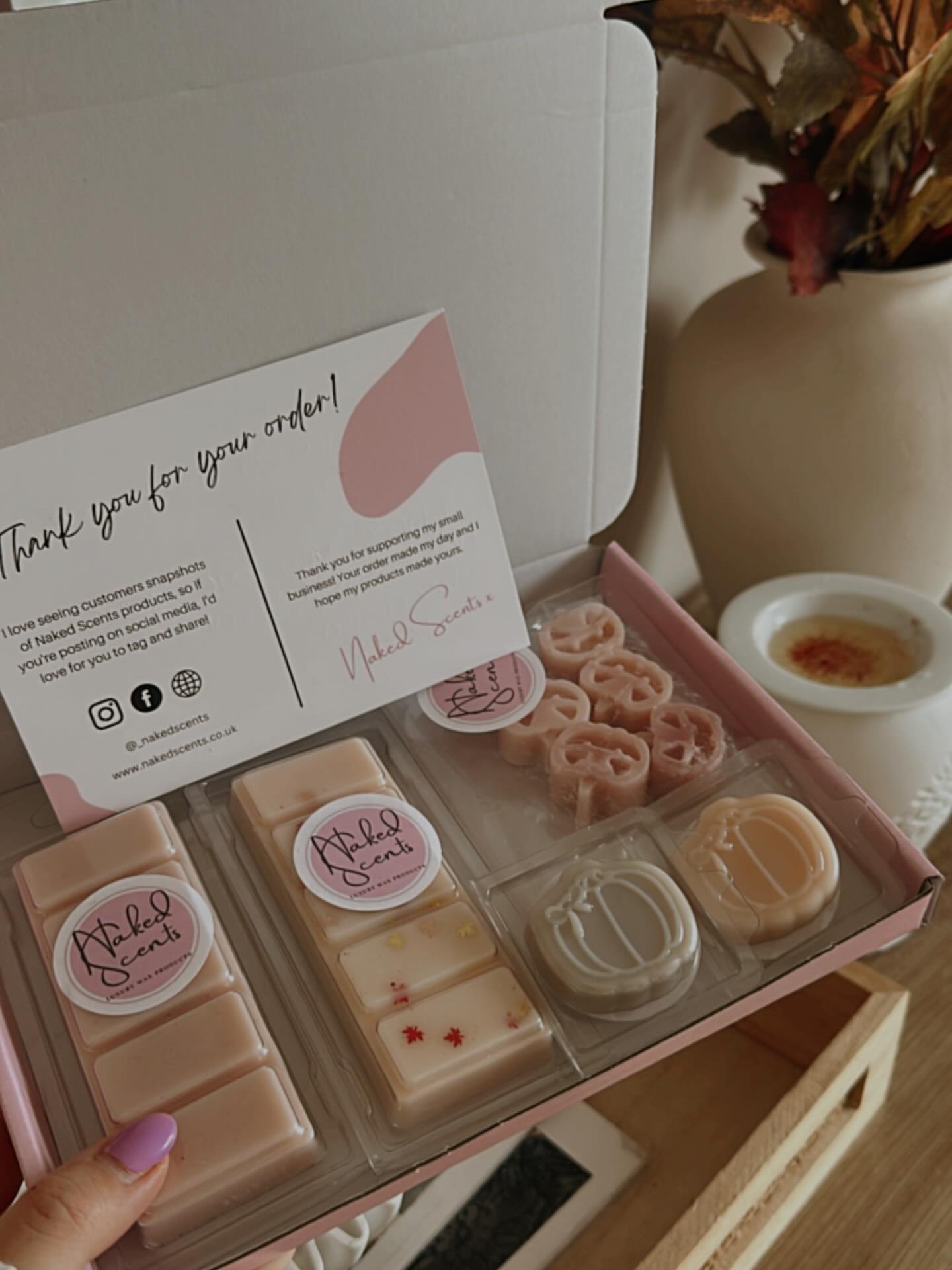 Monthly wax melt subscription box ✨ We had lots of new customers sign up to our wax melt subscription box in Septmber and I’ve loved all the positive feedback from new and regular customers. 🫶🏼 The scents ‘autumn’ and ‘toffee nut latte’ being firm favourites! I can’t wait to send Octobers boxes out - spooky season pending 👻🍂