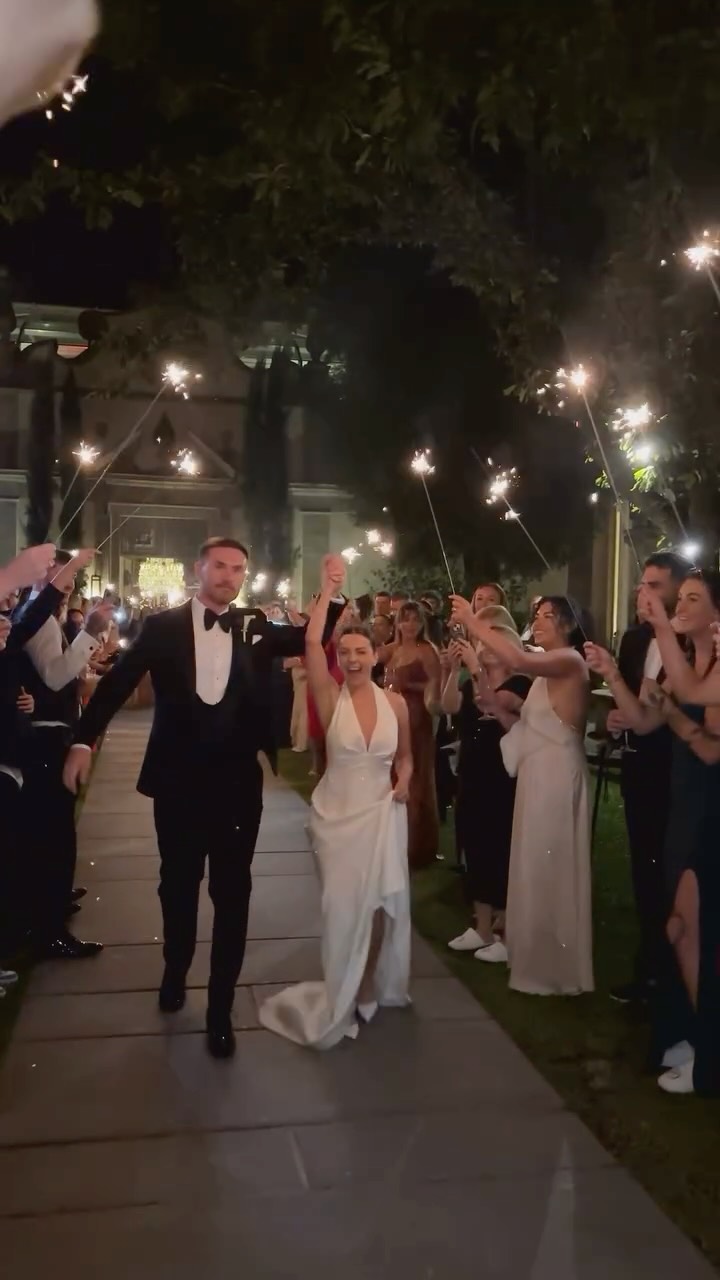 Wow! What a magical moment! A cake cutting like no other 💫🎇✨
It’s safe to say we were all blown away 🌟
Venue - @solardevilamea
Planner - @veil_veu
Photographer - @moisessoaresw_photographer
Content creator - @forevermorecontent
DJ - @cloudninept
Bride makeup - @kiimmiki
Bridesmaids Makeup - @bloomsalonuk @gromovamakeup