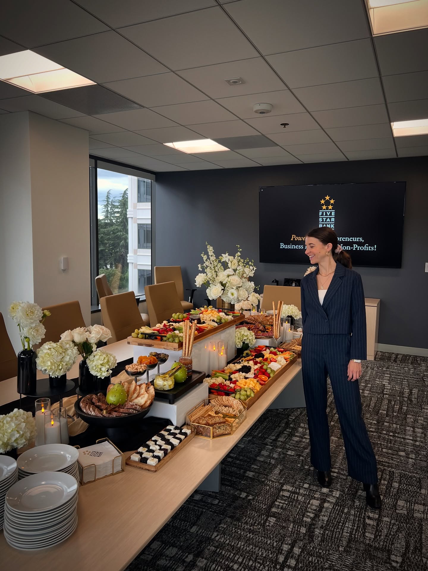 Conference Charcuterie should really be a thing; but with a Conference Cocktail of course🍸
.
.
.
#fivestarbank #foodsimply #sacramentocatering #catering #walnutcreekcatering #conferencecharcuterie