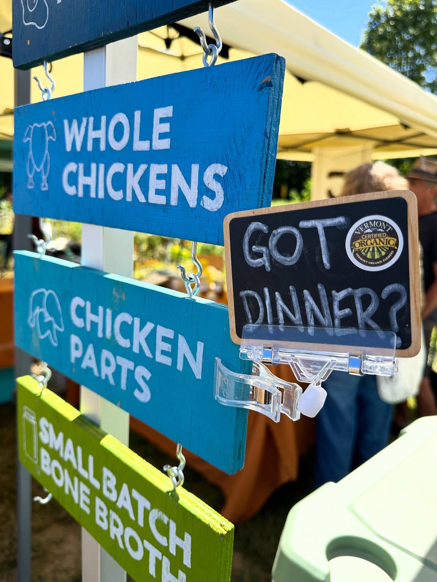 This is the last weekend for the @westriverfarmersmarket! We’ll have fresh, never frozen, real organic chicken, so come by, stock up, and soak up our last Londonderry summer market!
See you there!
Saturday @westriverfarmersmarket 9-1
Sunday @putneyfarmersmarket 11-3
