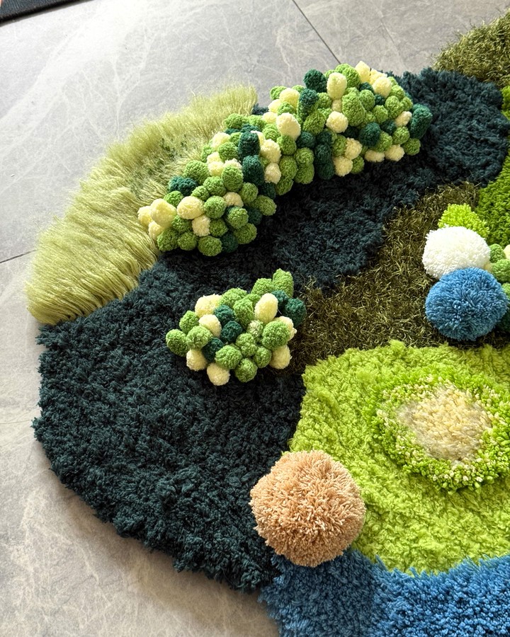 Is it a rug? Is it an art installation? Is it my new favourite place to practice my downward dog? Yes, yes, and absolutely YES. This moss-tacular creation is taking textured living to a whole new level.
#StatementRug #BiophilicDesign #TexturedHome #RugGoals #ModernInterior #GreenLiving #DesignInspiration