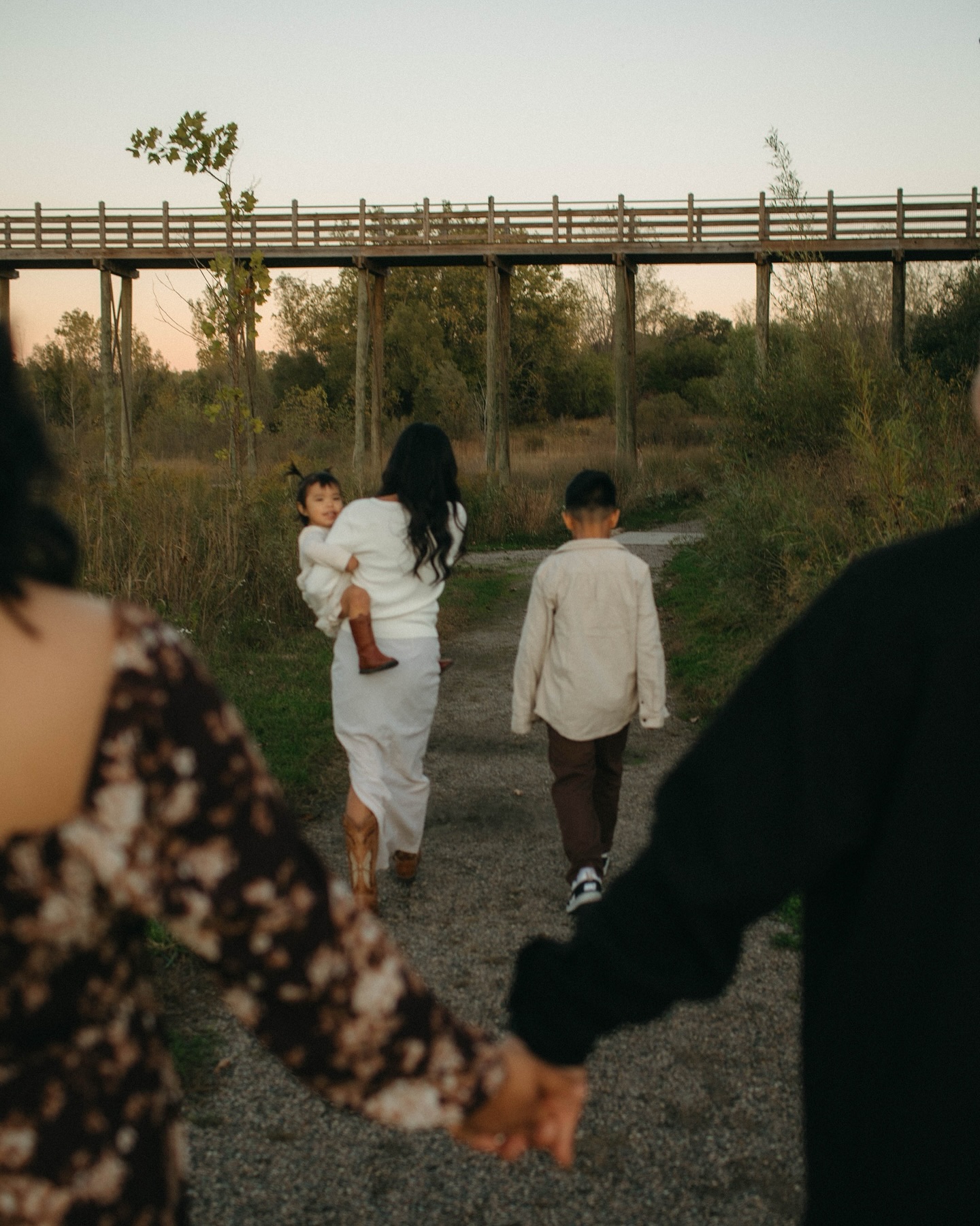 ✨ The beauty of family is found in the little in-between moments… the way a hand reaches for another, the giggles that ripple through, the quiet pauses that hold more than words ever could. Grateful to freeze time just long enough to remind us how much love really lives here.
#GrandRapidsPhotographer #MichiganFamilyPhotography #CinematicPhotography #AuthenticLove #StorytellingThroughImages #FamilyPhotography #LifestylePhotographer #CandidPhotography #CinematicPortraits #EmotivePhotography #MotherhoodUnplugged