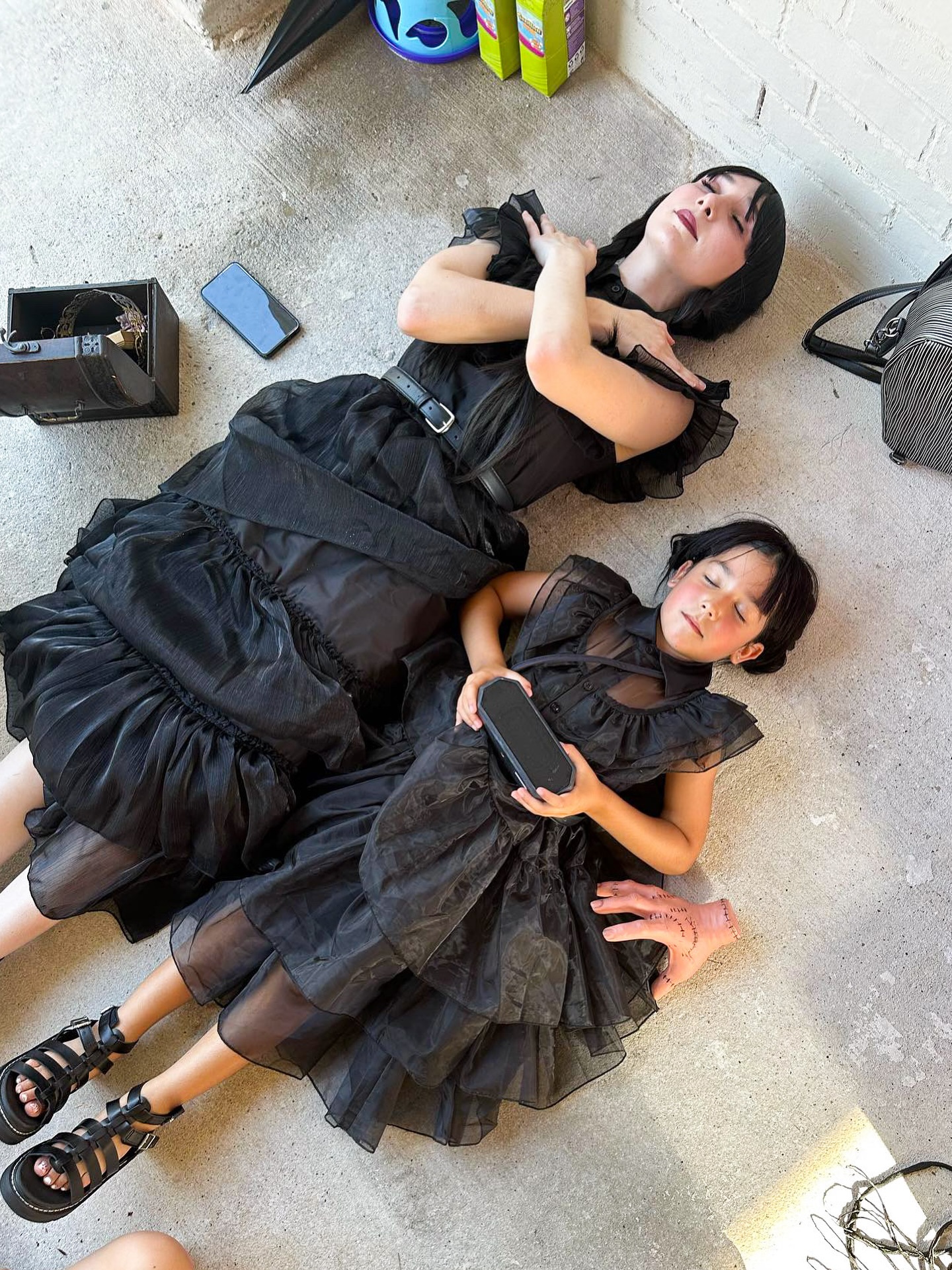 Don’t miss Storytime with Wednesday tomorrow @montrosecollective at 10:30 am! 🖤
She’s dying to meet you! ⚰️🕷️
.
.
.
#fairestofallparties #montrosecollective #halloweenevents #thingstodoinhouston #houstonmoms #houstonkids #kingwoodmoms #houstonmomblogger katymomsnetwork #westuniversitymoms