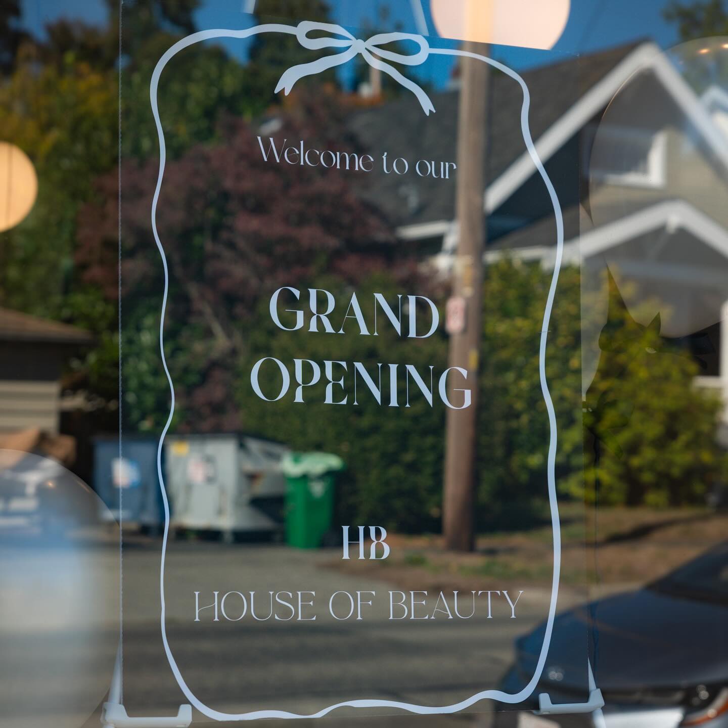 Thank you to everyone who came to see the new salon your love and support means everything 🤍 It was such a pleasure meeting so many of our new neighbors. The doors are open book your appointment today!