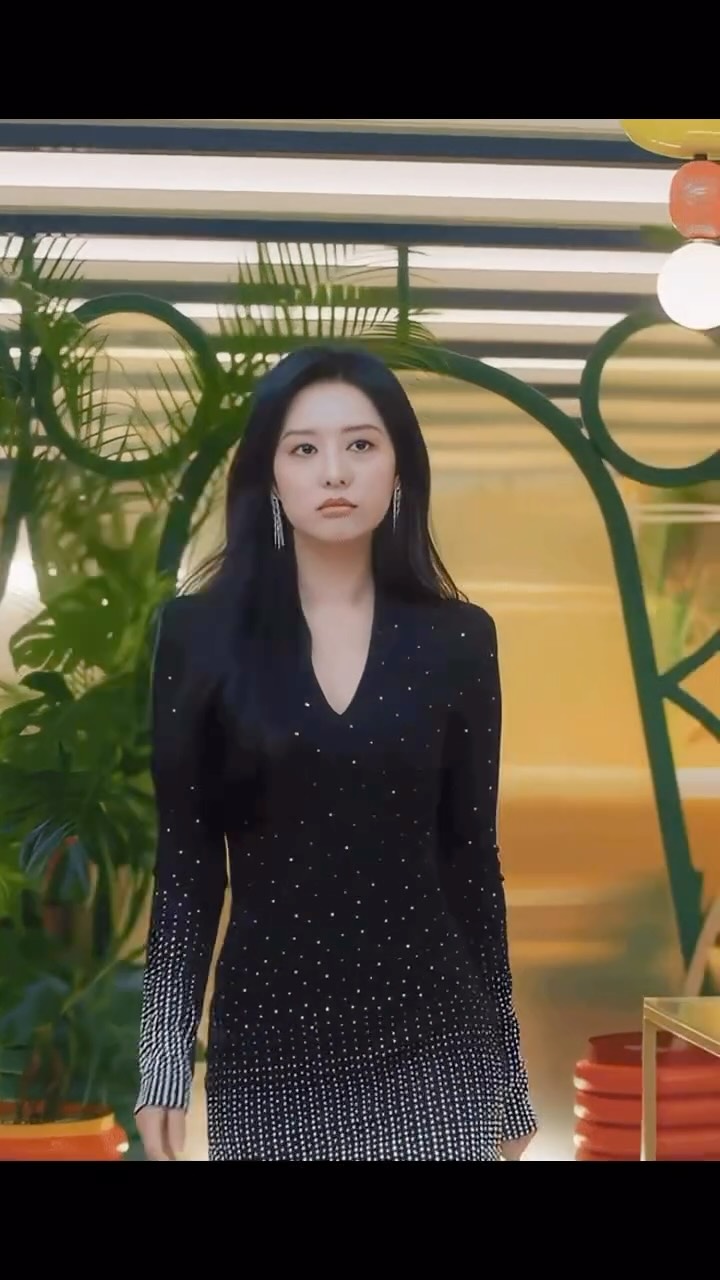 Can we all agree Hae-in outfits ATE!!!
#kdramas #mykdelululand #songjoongki #descendantsofthesun #songhyekyo #songhyekyo #parkminyoung #ʟᴇᴇᴍɪɴʜᴏ #parkseojoon #queenoftears #kimwoobin #parkhyungsik #lovelyrunner #kimsoohyun #kimjiwon #crashlandingonyou #byeonwooseok #chaeunwoo #twinklingwatermelon #jichangwook #namjoohyuk #startup #songkang #truebeauty #hwanginyeop #vincenzo #boysoverflowers #doctorslump #kpopdemonhunters #sorryimlate #lovenextdoor