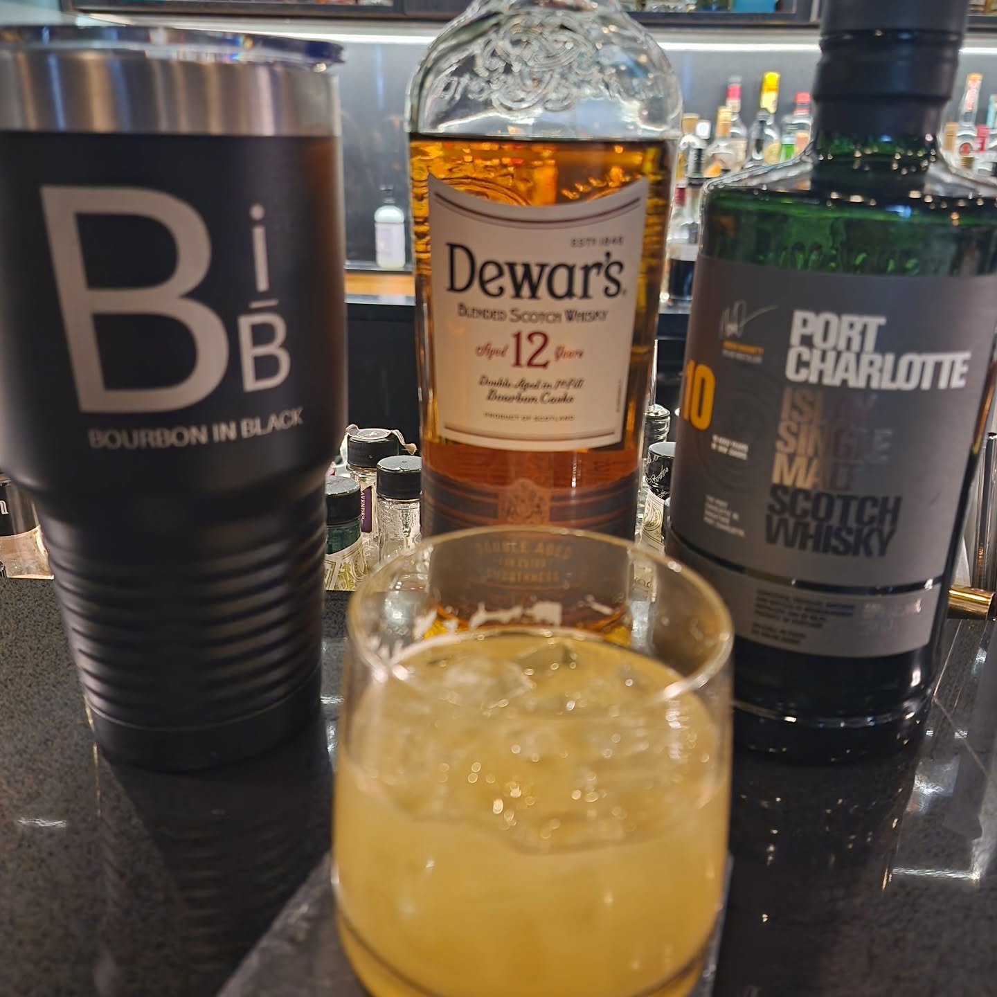 The Penicillin: Perfectly crafted!
🥃: @alittlesweetdream