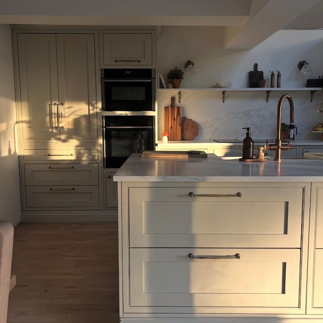 Customer snaps @living_with_leanne 📸
How beautiful does our clients kitchen look in the autumn sun. Our stone is the perfect addition to your home all year round ✨
sales@thestoneco.uk
📞 01279 927096
⌨️ www.thestoneco.uk
📍4, London Rd, Bishop’s Stortford CM23 5ND
#thestonecompany #bishopsstortford #hertfordshire #essex #kent #cambridgeshire