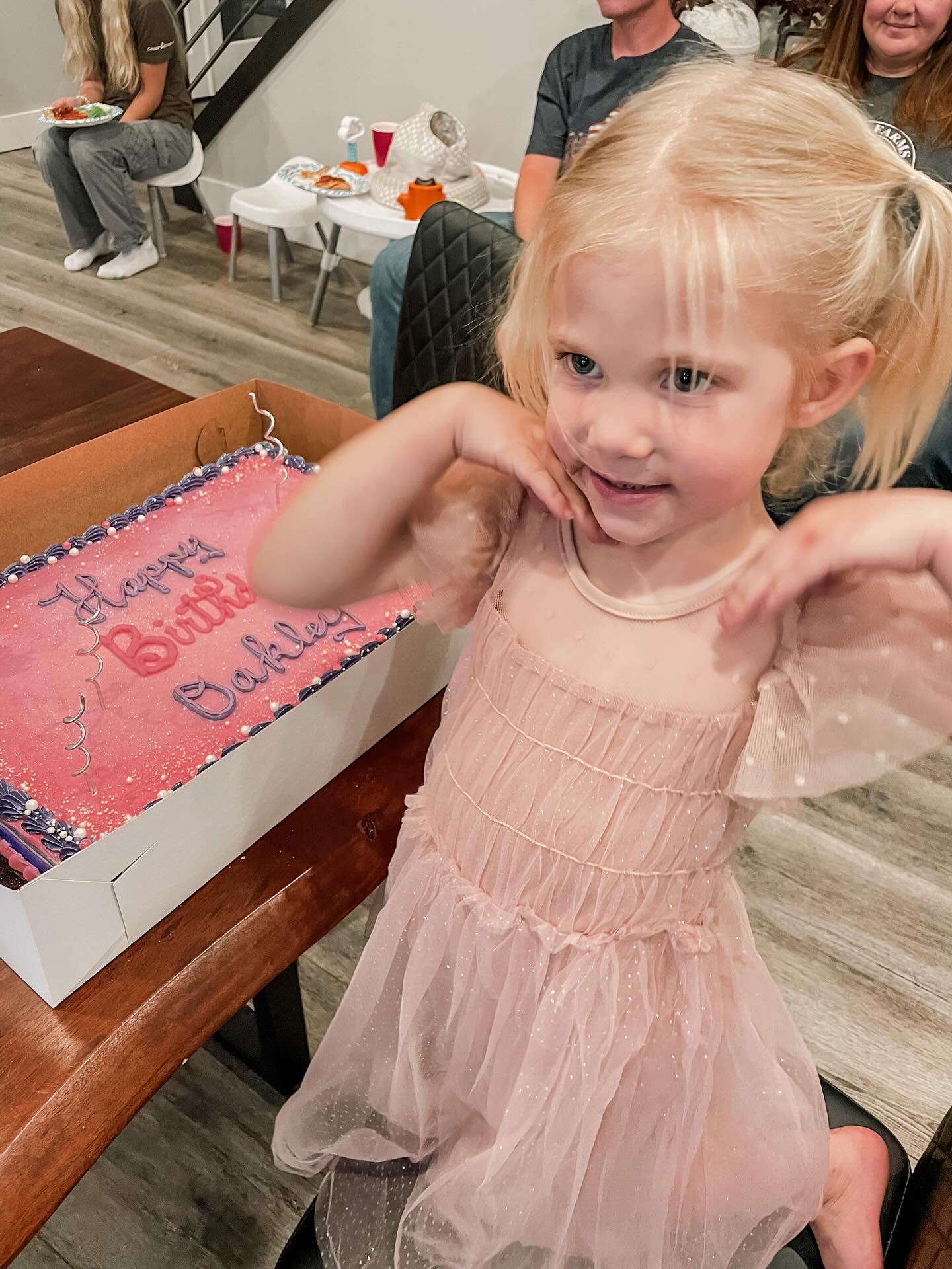 Life lately 🥰
Oakley turned 4! Why didn’t anyone warn me that it would be so bittersweet watching your kids grow up. She’s still Bexley’s size in my mind… she is such a girly girl though and I love watching her develop and become the beautiful girl she is inside and out.
•
•
•
•
•
#ɢɪʀʟᴍᴏᴍ #allthingsgirly