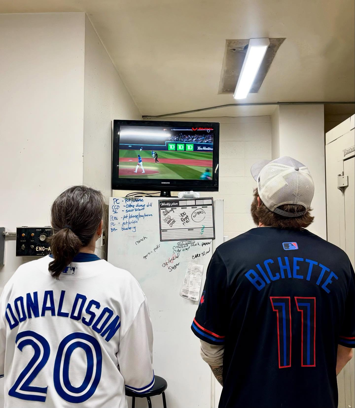 When thanksgiving service is at 6 but Blue Jays game is at 6:08 🤪⚾️🦃
Thank you to everyone who chose to spend their Thanksgiving with us 🫶