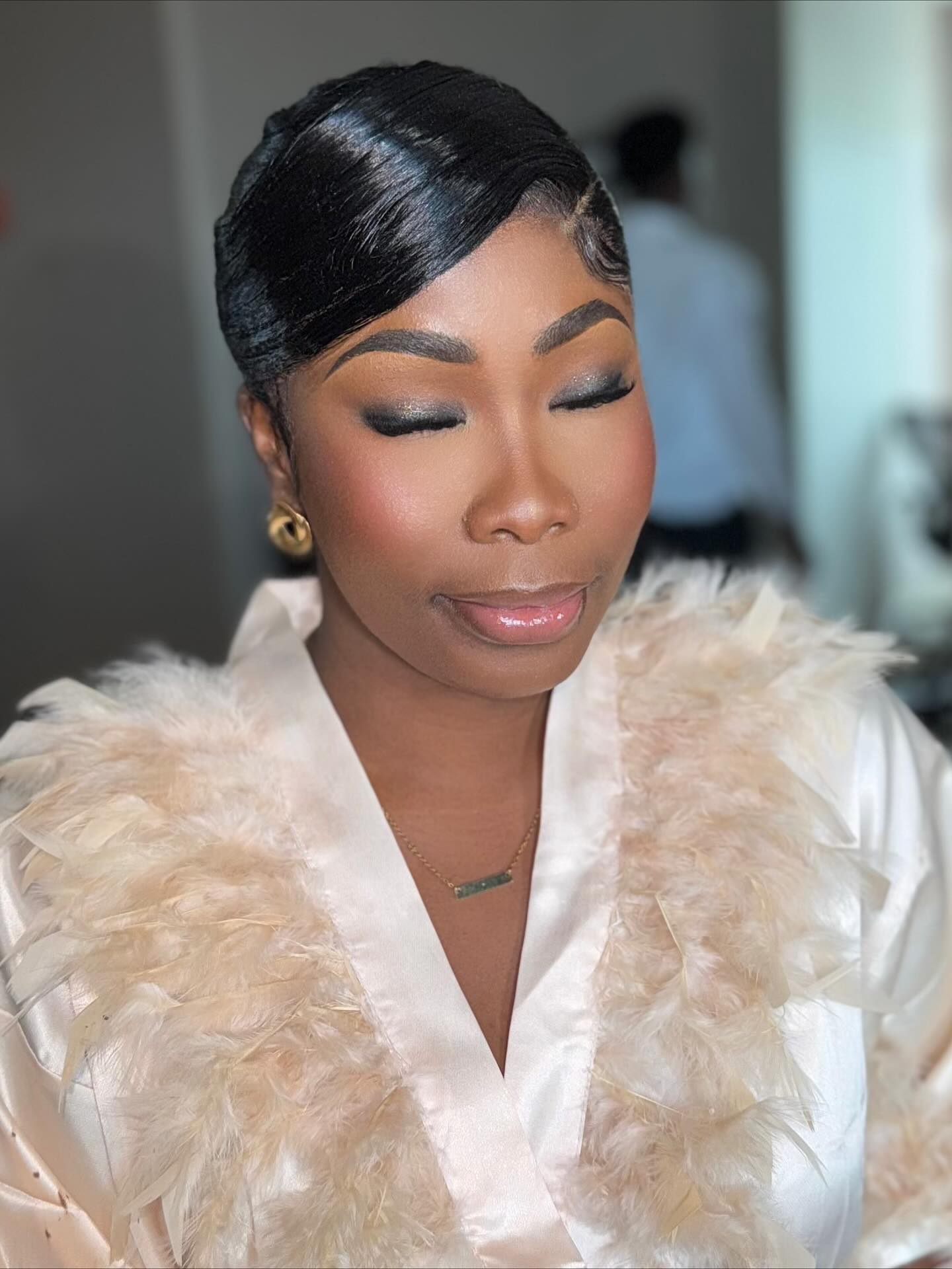 Soft smokey ❤️❤️❤️
#glow #makeup #makeupaddict #makeover #instaglam #mtl #montreal ##canadamakeupartist #patmcgrath #glowmakeup #glammakeup #beauty #natashadenona #makeupartistworldwide #mua #makeupartist #dior #makeupforblackwomen #motd #wakeupandmakeup #glam #luxurymakeup #montrealmakeupartist