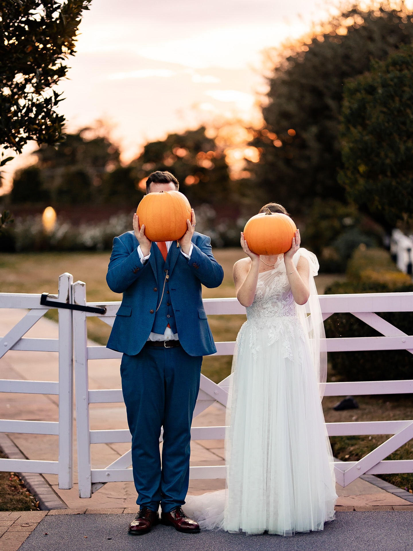 // 🎃 \\
Say no to boring wedding photos… say yes to pumpkins at sunset!
Vaulty Manor brought the golden light, and these two brought the personality. No stiff posing, just pure joy and a whole lot of laughter. I’ll never get tired of capturing love that feels real, a little goofy, and completely unique to you.
#shotbypinky 🎃 #pinkypromisephotographyuk
✨Supplier Squad✨
📸: @pinkypromisephoto
Venue: @vaultymanor
H’s dress: @silkandmaplebridal
Flowers: @garlandblooms
Cake: @official_colinthecaterpillar
Vaulty Manor wedding photography | Fun Essex wedding photographer #vaultymanor #vaultymanorwedding #vaultymanorphotographer #vaultymanorweddingphotography #essexweddingvenue #essexweddingphotographer
Helen is a published fun and inclusive wedding photographer based in East Anglia (Norfolk and Essex), also covering events in London, Cambridgeshire, Suffolk, Kent and beyond. With a relaxed and unposed approach offering colourful authentic imagery of folks in love having their best day!