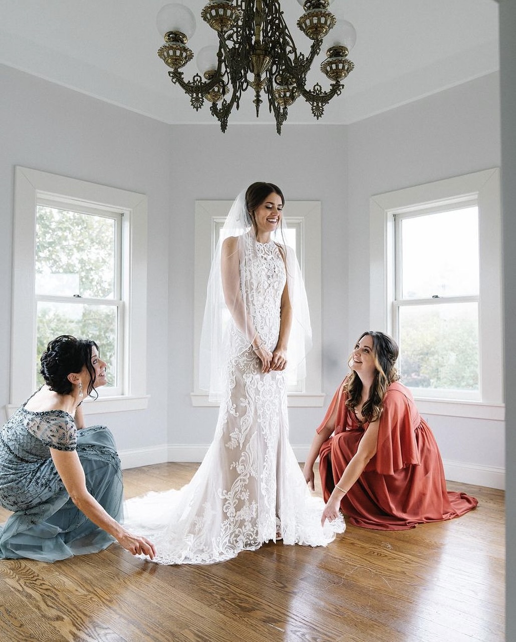 Dreaming of a 2026 wedding? 🌿 Cape May's Spring and Fall seasons are pure magic! The Duke offers a breathtaking backdrop for stunning wedding photos and videos, plus luxurious accommodations for your loved ones.
#capemayweddings #capemayphotographer #capemaycatering #capemaybride