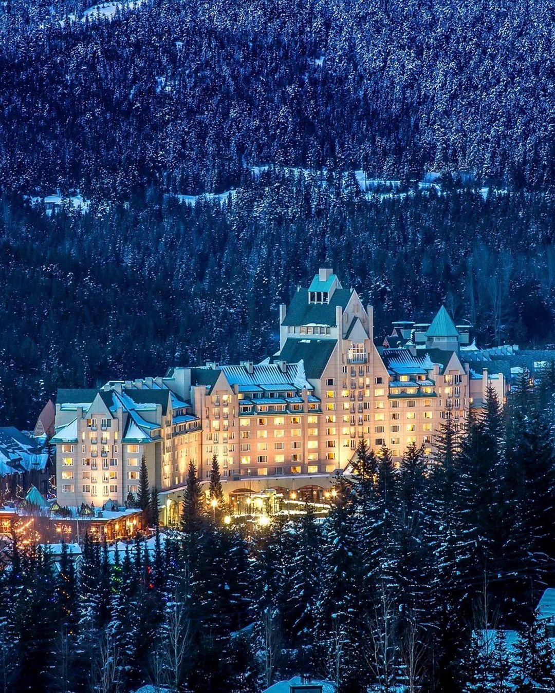 Whistler looks good in every season, but winter is when it truly shines.
@fairmontwhistlr delivers ski-in/ski-out access, slope-view suites, and roaring fires that make après feel like a reward. We’ll line up spa appointments, ski lessons for the whole family, and alpine dinner reservations.
Want to take it up a notch? Ask us about private heli-skiing, moonlit snowshoe tours, or guided excursions that go way beyond the lifts.
Ready to make winter your family's favorite season? Let’s plan it.
.
.
.
.
#AlpenglowTravel #Whistler #Canada #FairmontChateauWhistler #LuxuryResort #LuxuryTravelAdvisor #WinterTravel