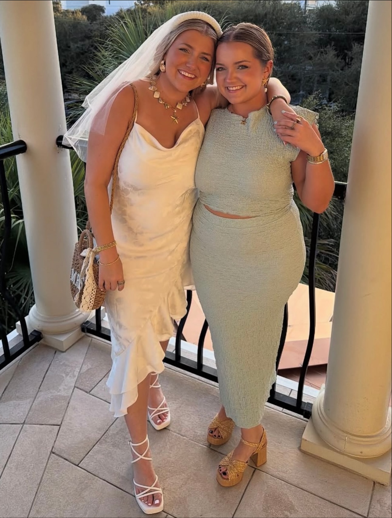 Give me less than and hour and a half and I’ll have you thinking a great tan runs in the fam! Proof that patience is optional with the Tanistry touch. If you aren’t on the rapid tans, you’re missing out! ☀️
👯♀️ @caro.doug @em.doug
Where New Orleans meets Metairie for the perfect spray tan — Tanistry. Setting the standard for custom color since 2012. 🤎