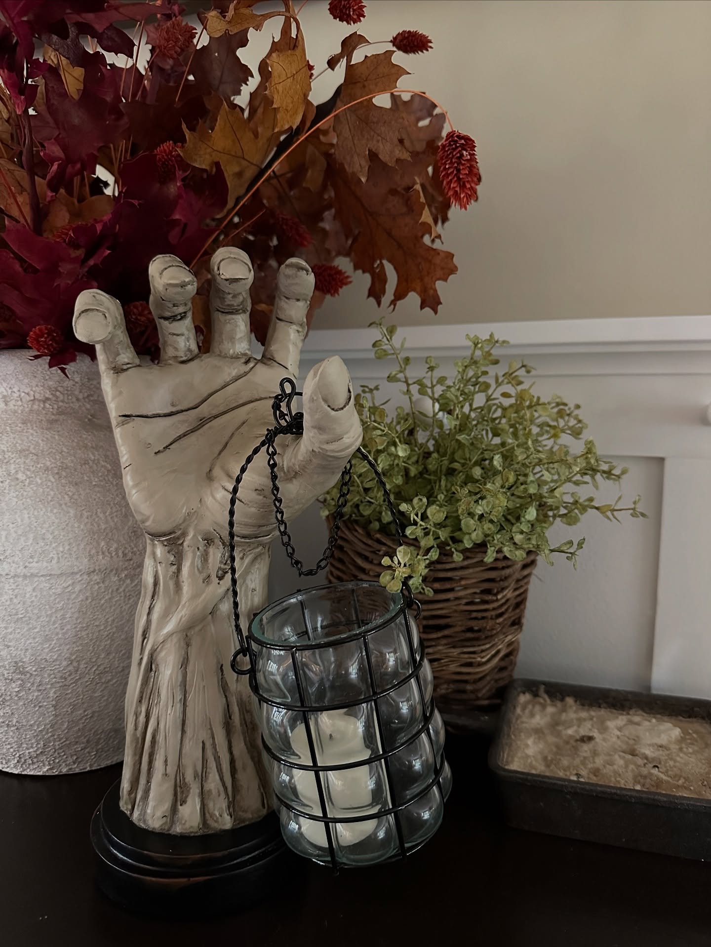 Just a couple Halloween decor still shots.
.
#halloweenhome #halloweenhomedecor #halloweendecorating #spookyhome #seasonaldecor #HalloweenVibes #CreepyCrawlyDecor #GhostlyHome #HomeHaunt #FrighteningDecor
