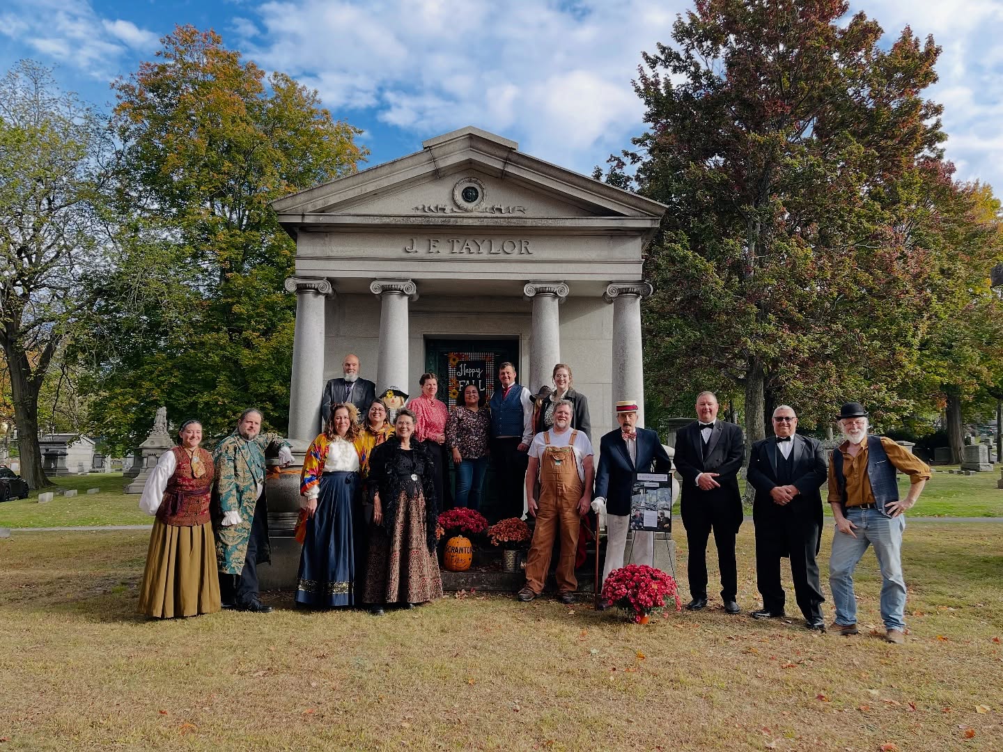 Congratulations to The Dearly Departed Players on another successful year for The Dunmore Cemetery Tour ❤️ What a wonderful group of talented performers 🤗 🥳🙌👏🏽
#thedunmorecemeterytour #scrantonfilms