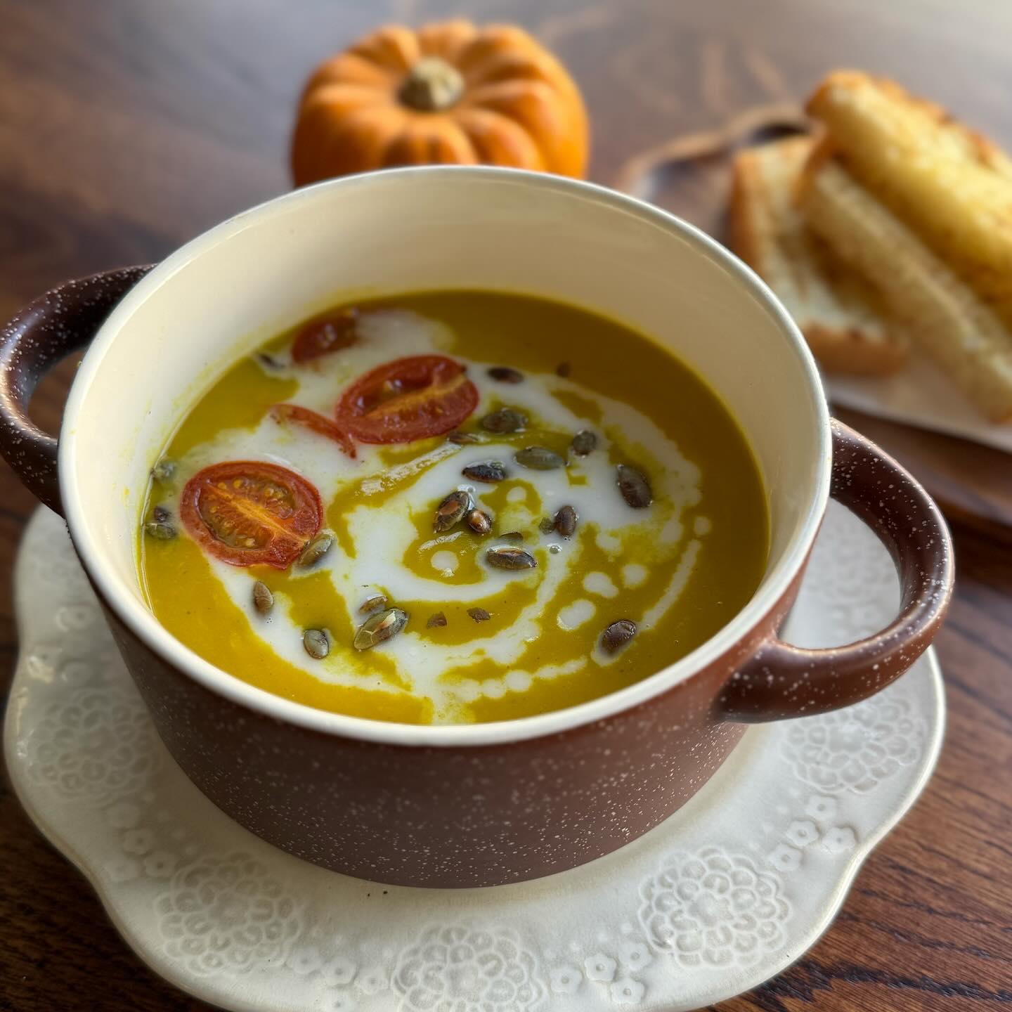 Pumpkin season is here and I’m fully committed - pumpkin soup, pumpkin cake, and pumpkin spice latte included. 🎃🥣☕️