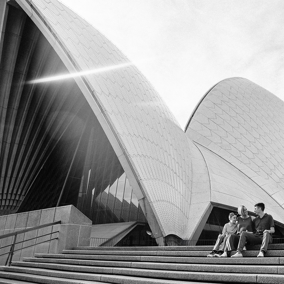 Capture Your Sydney Adventure!
Visiting Sydney with your family? Let us take beautiful photos with iconic views as your backdrop. Perfect for creating unforgettable memories!