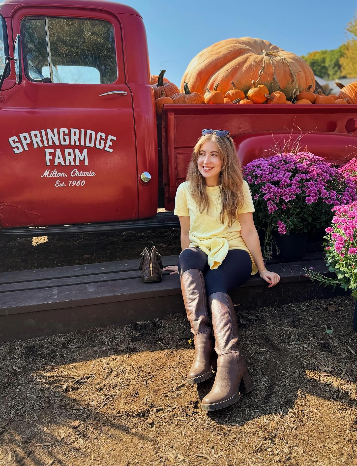 Just on the edge of Burlington, a little trip to @springridgefarm in Milton brings all the cozy Hallmark-movie fall feels 🍁🍎
Did you know that a lot of Hallmark movies are filmed right here, next to Burlington?
Hamilton, Ancaster, Oakville, and Milton, all just a short drive from Burlington, have quietly become some of Hallmark’s favorite filming spots.
Check out the spots on the blog! 🍂🤎