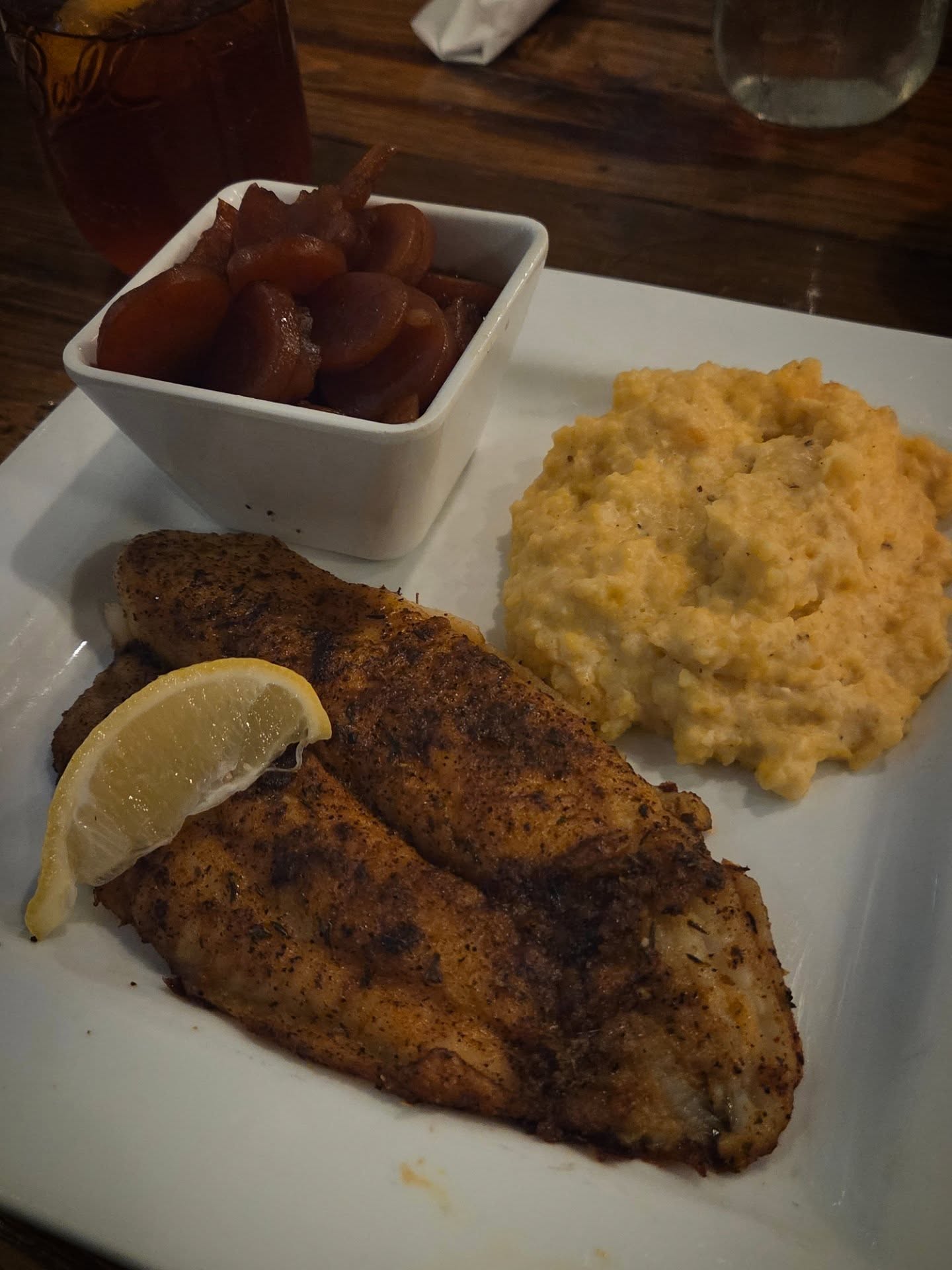 Blacken Catfish, Cheese Grits, & Mapple Glazed Carrot from @creeksideoysterhouse
#catfish #blackenfish #cheesegrits #carrotts #sylva #seafood #fish #southern #fiahdinner #munchandmeanderwnc #munchandmeander