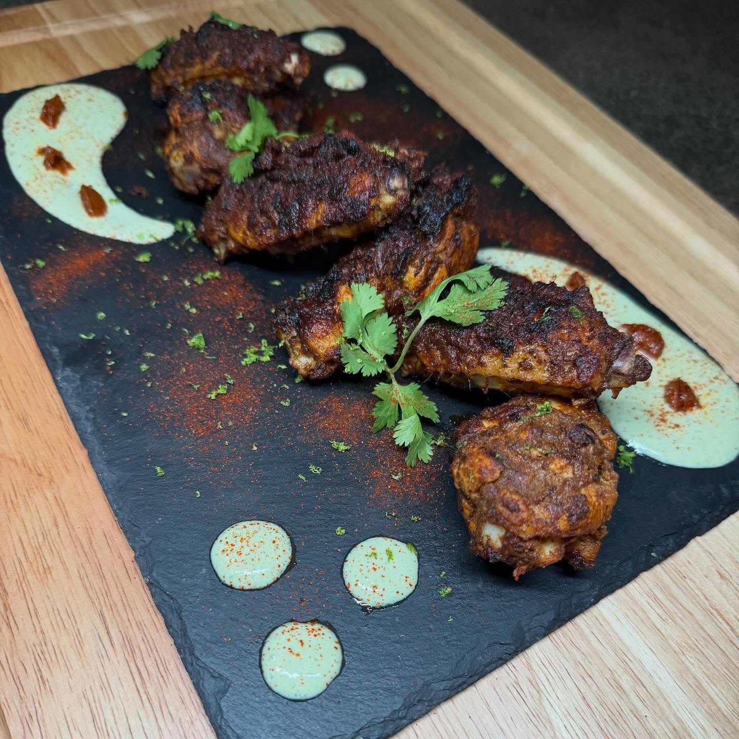 Tender Flavorful Indian style Chicken that can be Grilled, Roasted or Air fried to give a perfect representation of South East Asia. Recipe in Bio
#chef #india #tandoori #wings #wednesday