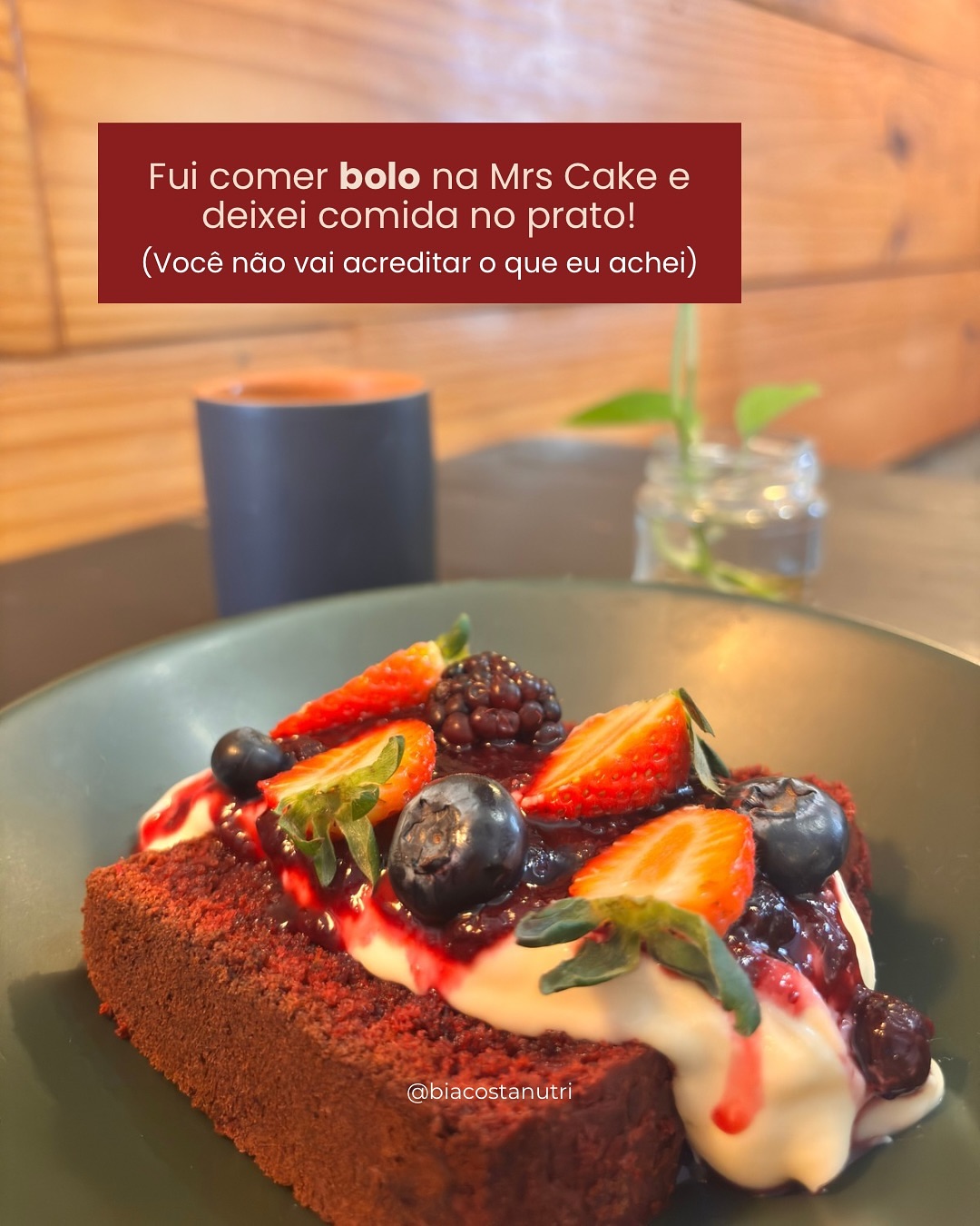 “Não sei como você consegue”
“Eu não tenho autocontrole”
“Mesmo cheia como até raspar o prato”
Já ouvi diversas vezes essas frases de pacientes que achavam que o problema eram eles! Que não sabiam o porque tinham esse comportamento com a comida, mesmo sendo desagradável.
E o que eu tenho a te dizer é: seu cérebro está programado para agir assim! Começou por algum motivo (que podemos descobrir qual) e continuou pelo hábito (que podemos encerrar ou substituir trabalhando a consciência).
Esse é um dos comportamentos disfuncionais que a longo prazo podem trazer prejuizos a saúde, mas que tem “conserto” se tratado da maneira correta!
Se você tem esse comportamento ou algum que sente que é a “sua pedra no sapato” digita - BOLO que eu quero te ajudar! ❤️
Você tem direito e merece comer o que gosta! 🌟