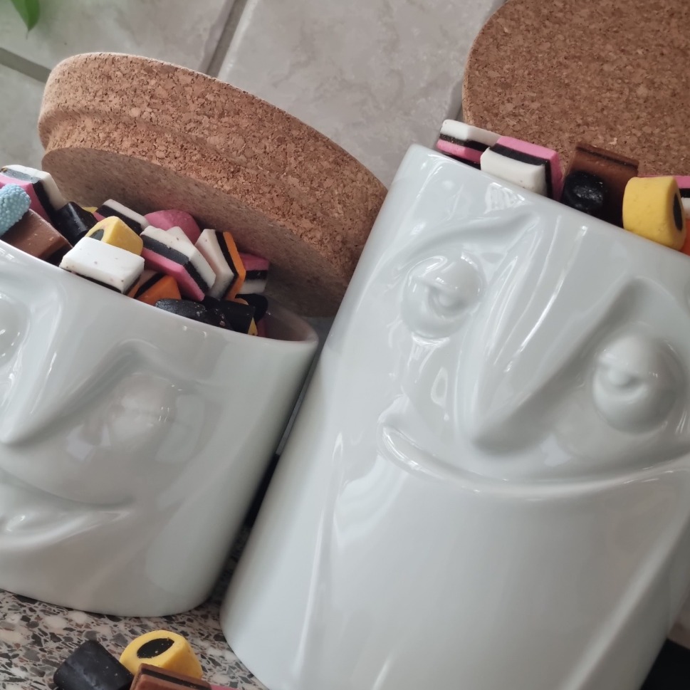 Keep your kitchen both organized and full of personality with these playful porcelain storage jars featuring expressive faces. Perfect for storing coffee, tea, sugar, or snacks, they combine whimsical charm with premium German craftsmanship to make everyday storage a joy. Each jar comes with a high-quality cork seal to keep contents fresh, they’re sustainably made, built to last, and beautifully packaged in an exclusive gift box. More than storage, they’re conversation starters practical pieces that add character to your kitchen