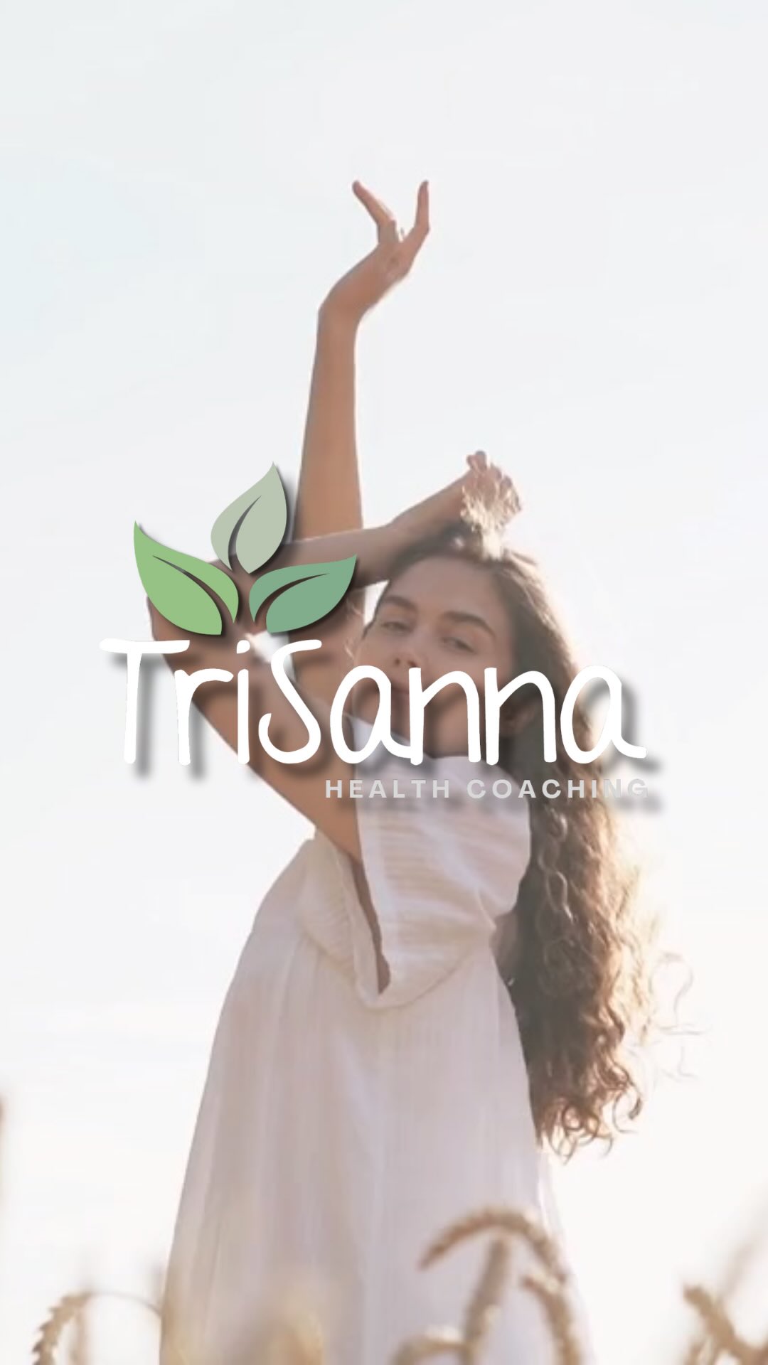 Así como yo, TriSanna también necesitaba una pausa 🌿
A veces la vida te frena, aunque no quieras... y, cuando eso pasa, te ves obligada a mirar hacia adentro.
Este año fue eso para mí: un freno. Mi cuerpo, mi familia, mi mente… todo me pedía parar, hasta que la vida me obligó a hacerlo pero, en esa pausa, encontré claridad 💆🏻♀️ Dejé ir lo que ya no resonaba conmigo, reconecté con lo que me hacía sentir bien y reconfirmé que el bienestar no está en cómo te ves, sino en cómo te sientes💃🏻
Nunca se trató de decirte cómo verte… sino de acompañarte a enfocarte en lo correcto: sentirte bien. Después de todo, no se trata de verse bien… se trata de sentirse bien, de comer real, moverte con amor y vivir sin culpa 🫶🏽
TriSanna vuelve… más fuerte, más real, más tú. ✨
Bienvenida a esta nueva etapa de TriSanna Health Coaching — Bienestar que se siente✨
🤳🏻 síguenos como @trisannaperu para más información ❤️
#healthcoach #fyp #reels #healthylifestyle #salud #recetas #estilodevidasaludable #estilodevida #saludable #autocuidado #amor #trisannaperu #lifestyle #deporte #cocina
